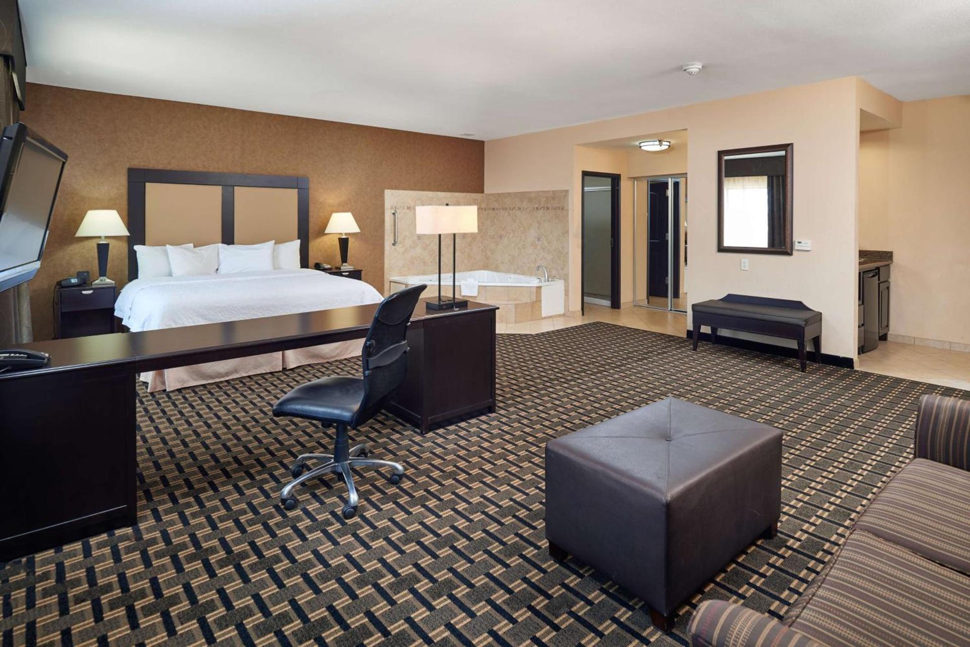 Hampton Inn & Suites Longview North photo 11