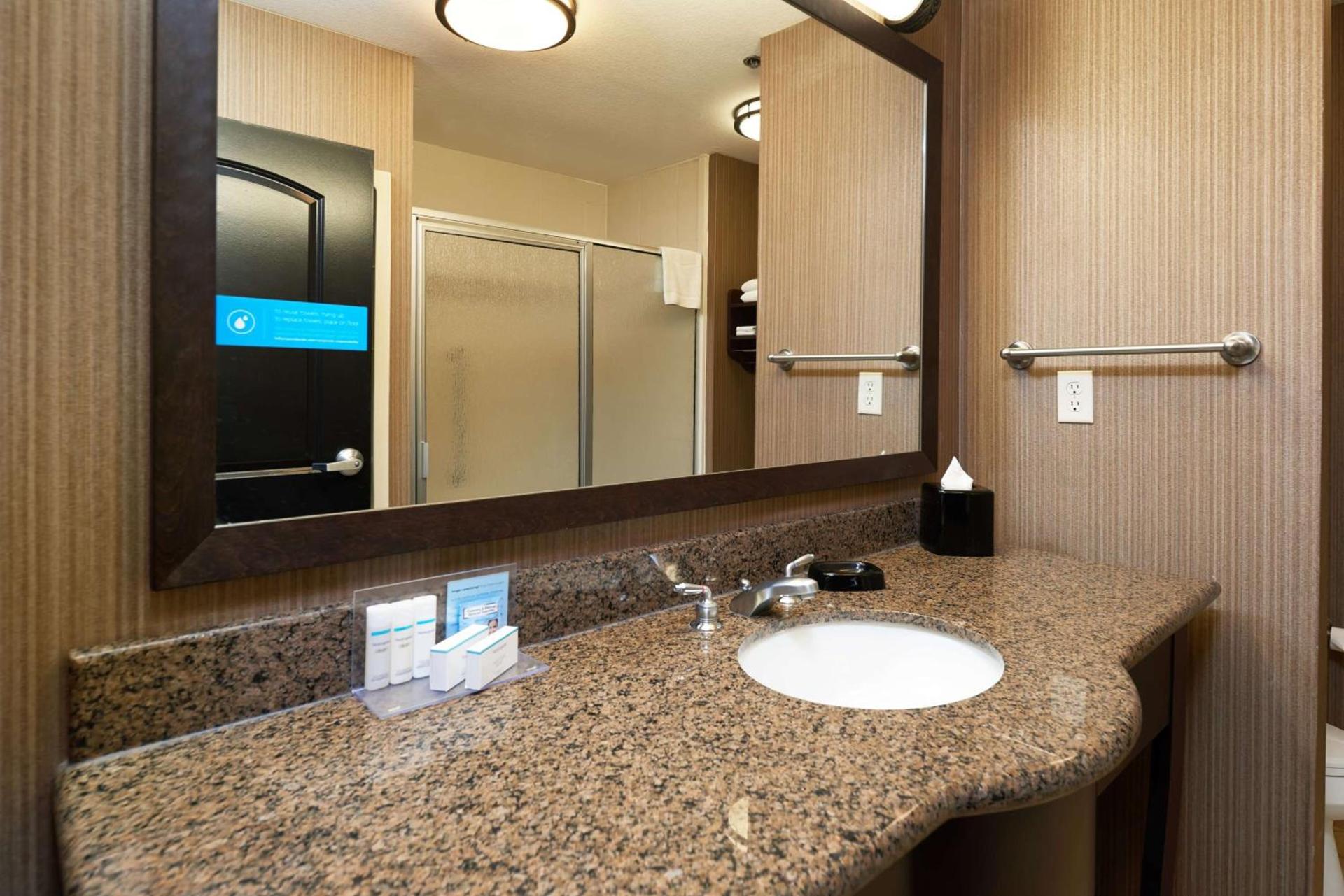 Hampton Inn & Suites Longview North photo 18