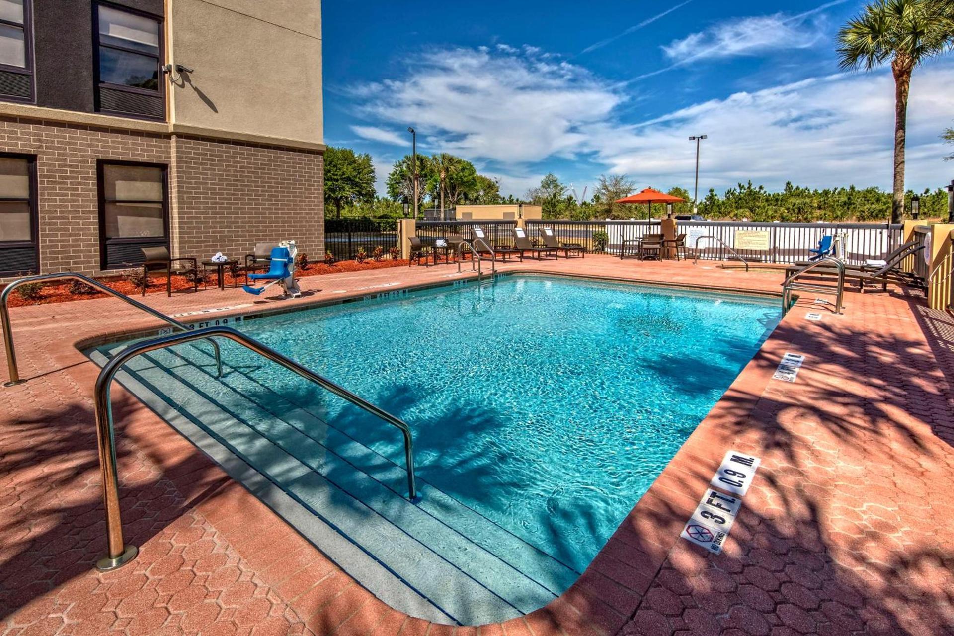 Hampton Inn Orlando-Maingate South photo 9