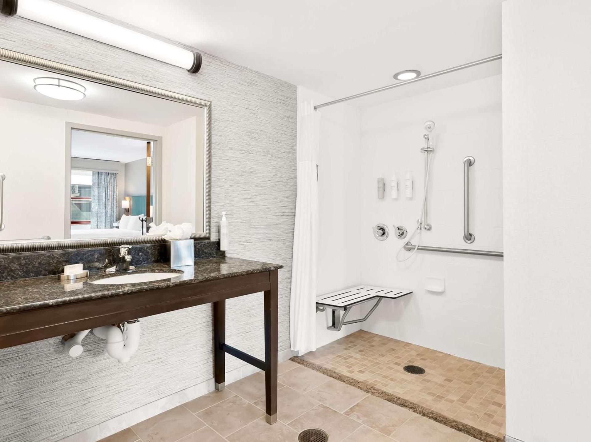 Hampton Inn & Suites Lake Placid photo 36