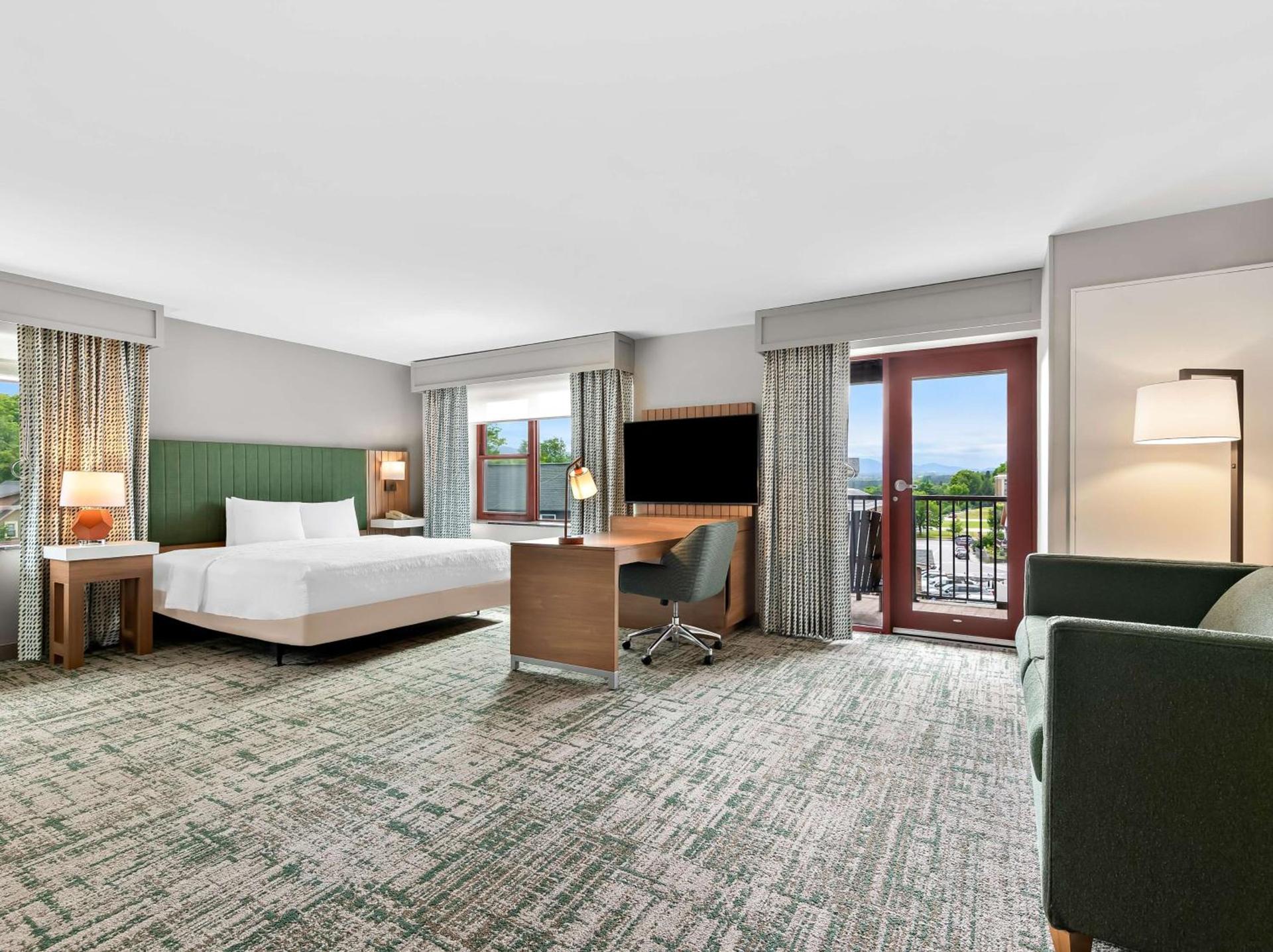 Hampton Inn & Suites Lake Placid photo 42