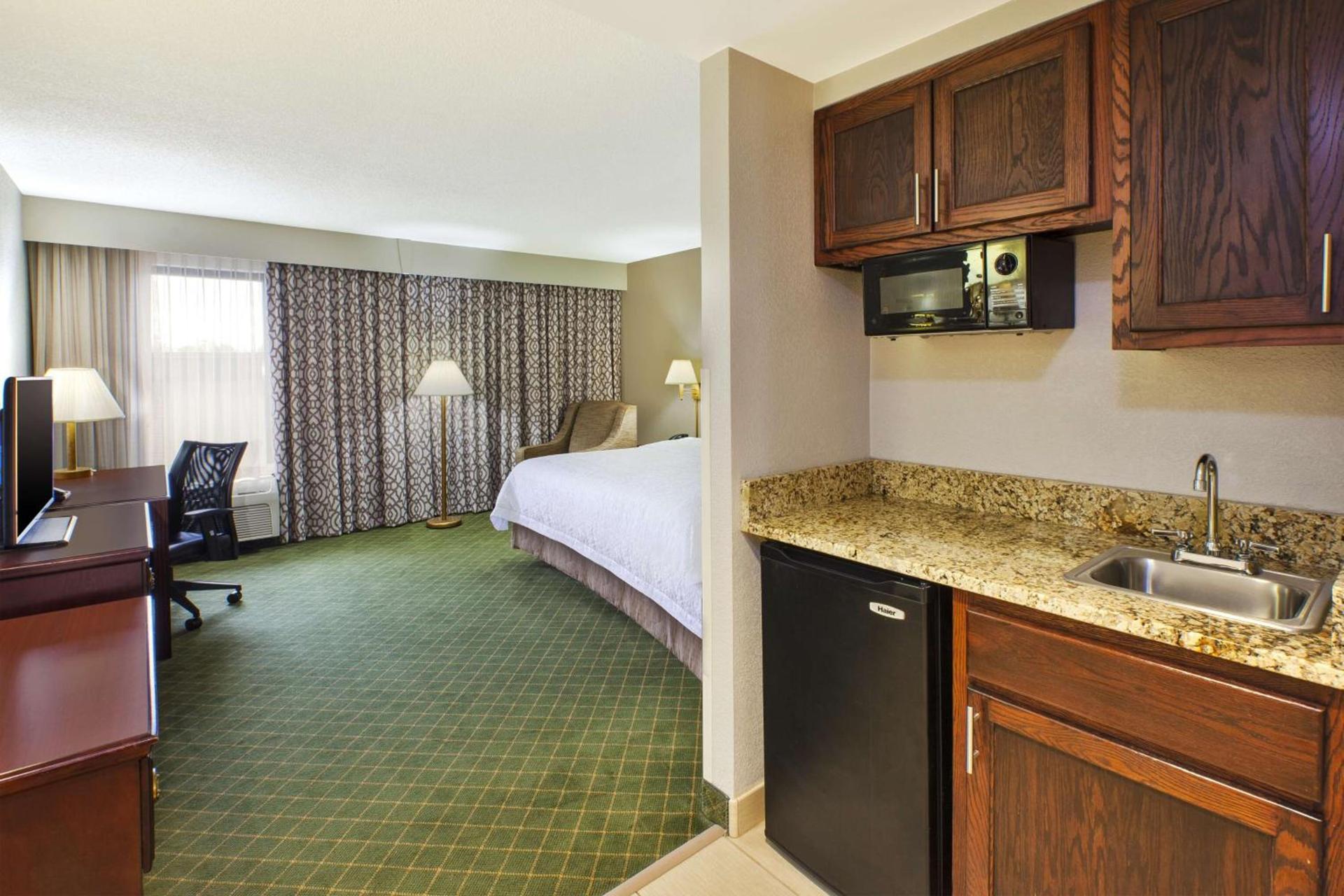 Hampton Inn Marietta photo 13