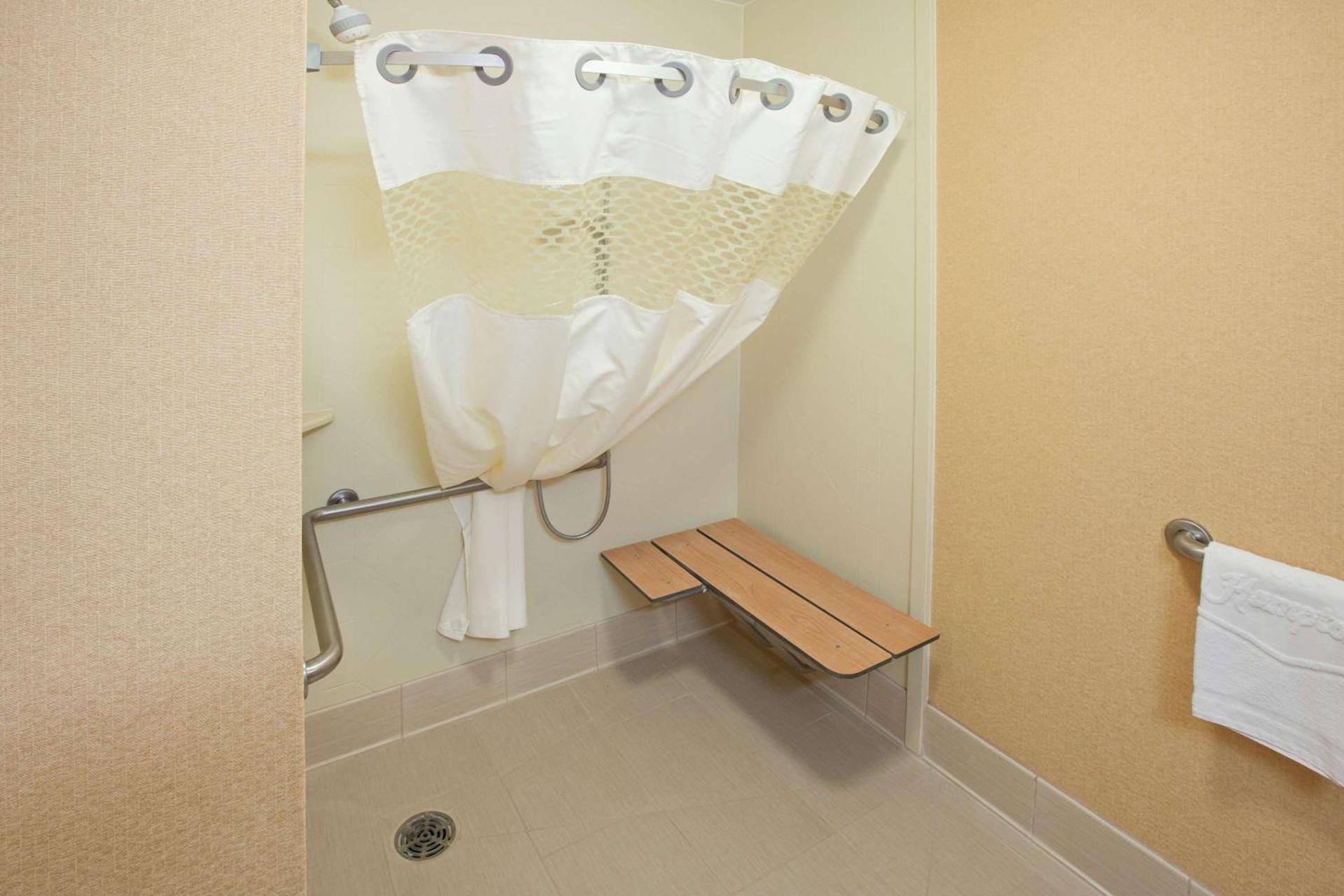 Hampton Inn Marietta photo 15