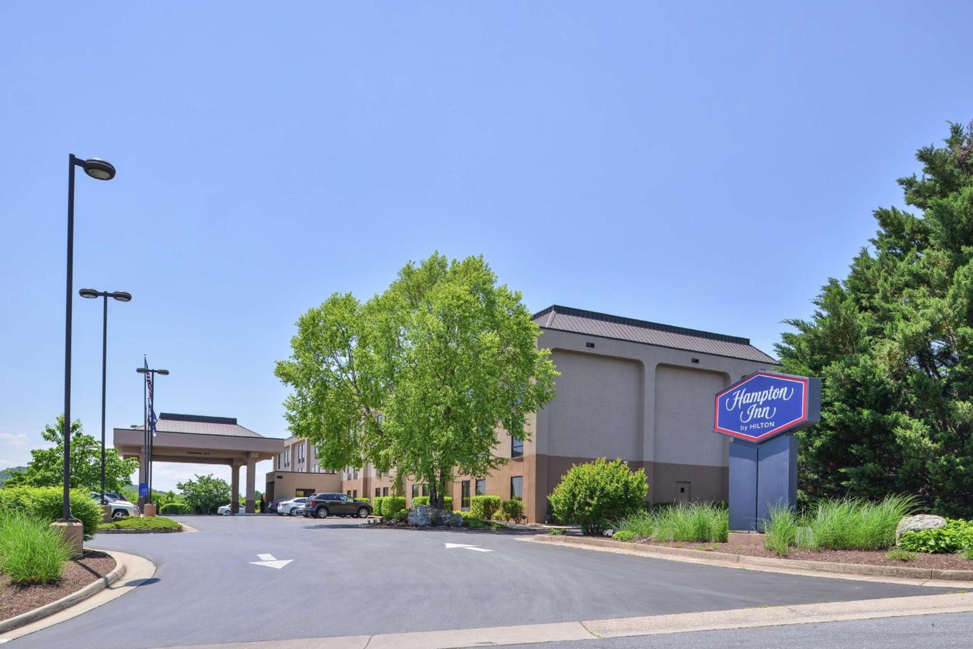 Hampton Inn Staunton photo 3