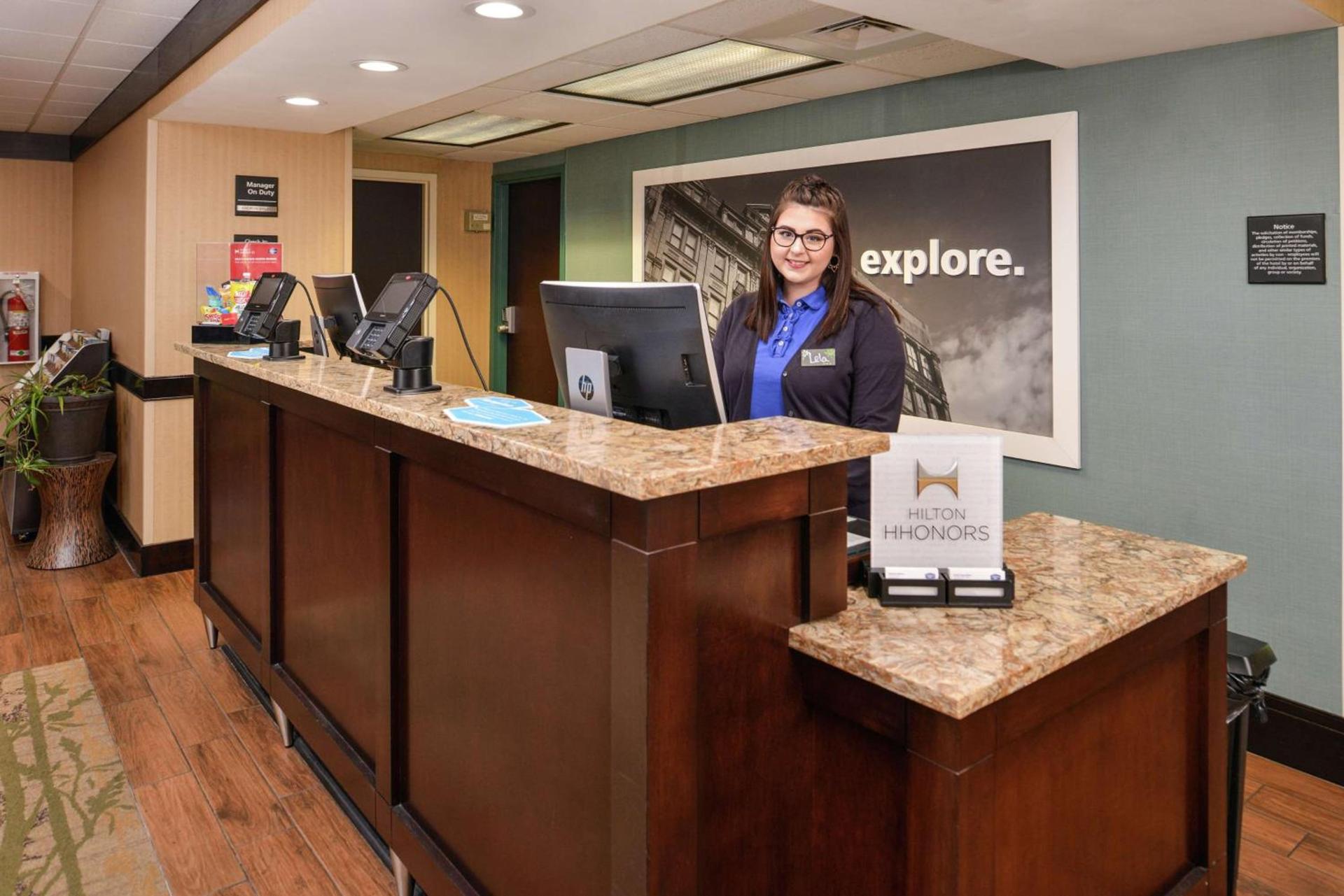 Hampton Inn Staunton photo 5