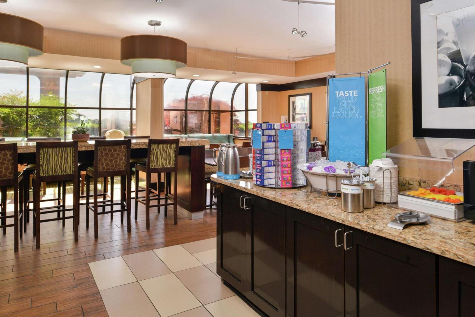 Hampton Inn Staunton photo 10