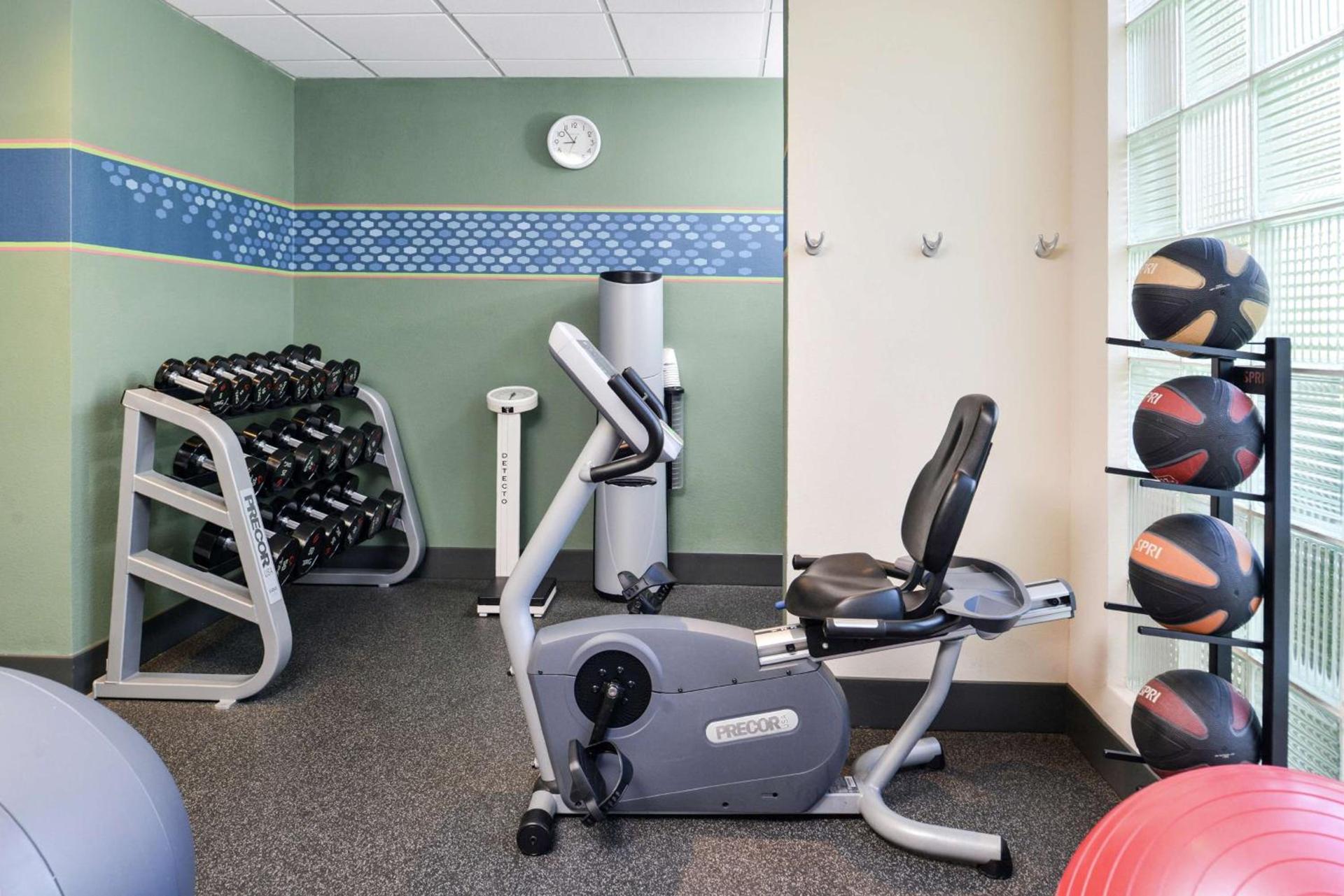 Hampton Inn Staunton photo 33