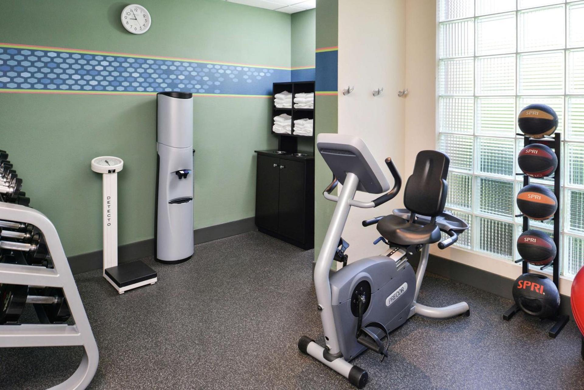 Hampton Inn Staunton photo 34
