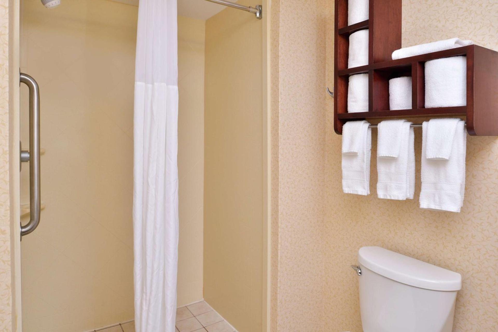 Hampton Inn Staunton photo 37