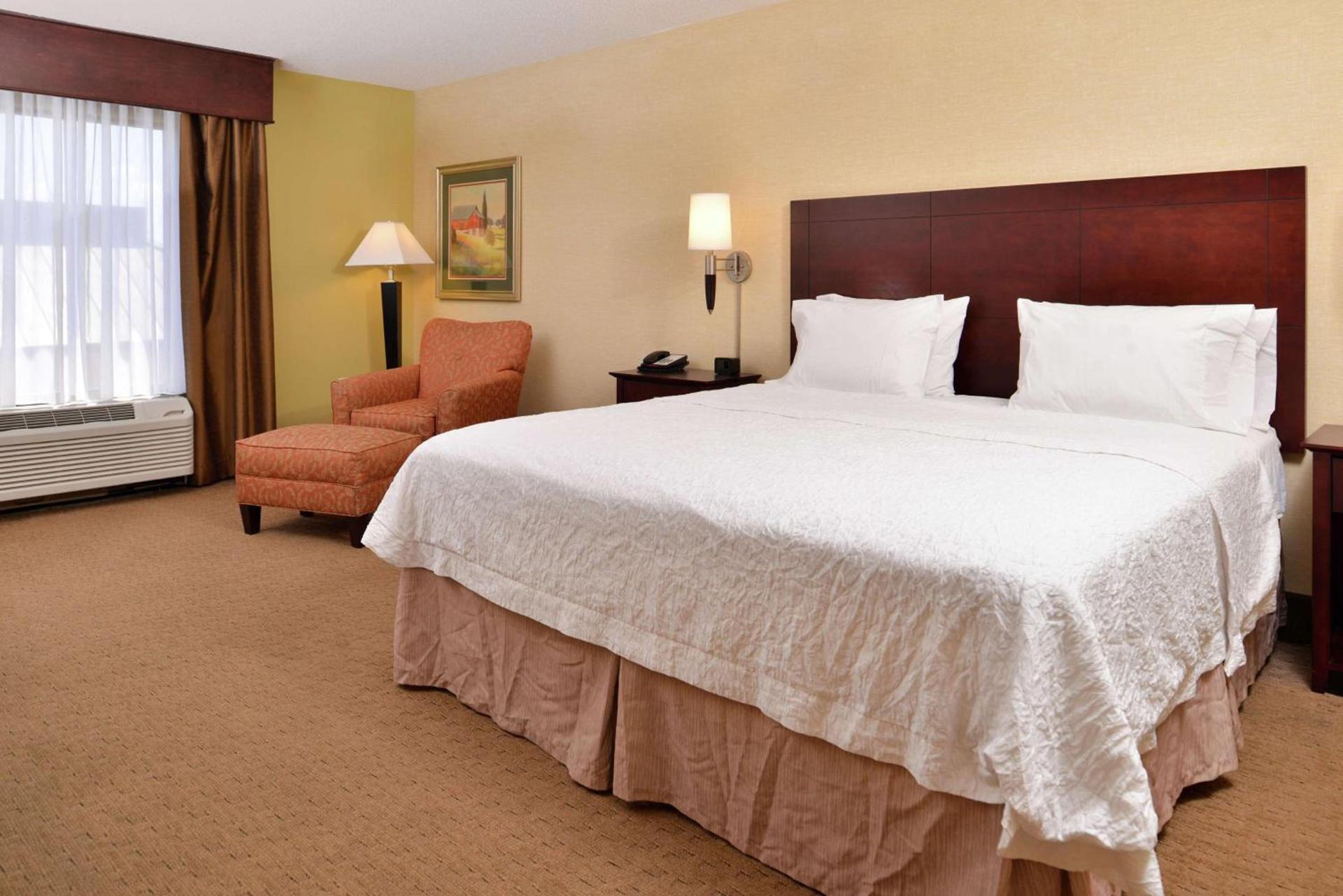 Hampton Inn Staunton photo 41