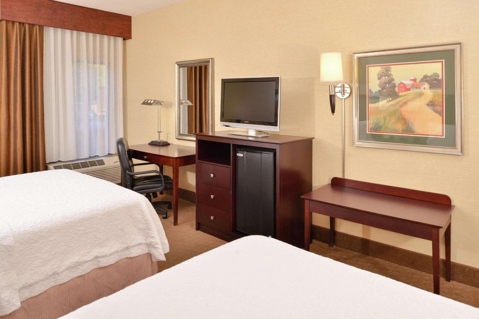 Hampton Inn Staunton photo 42