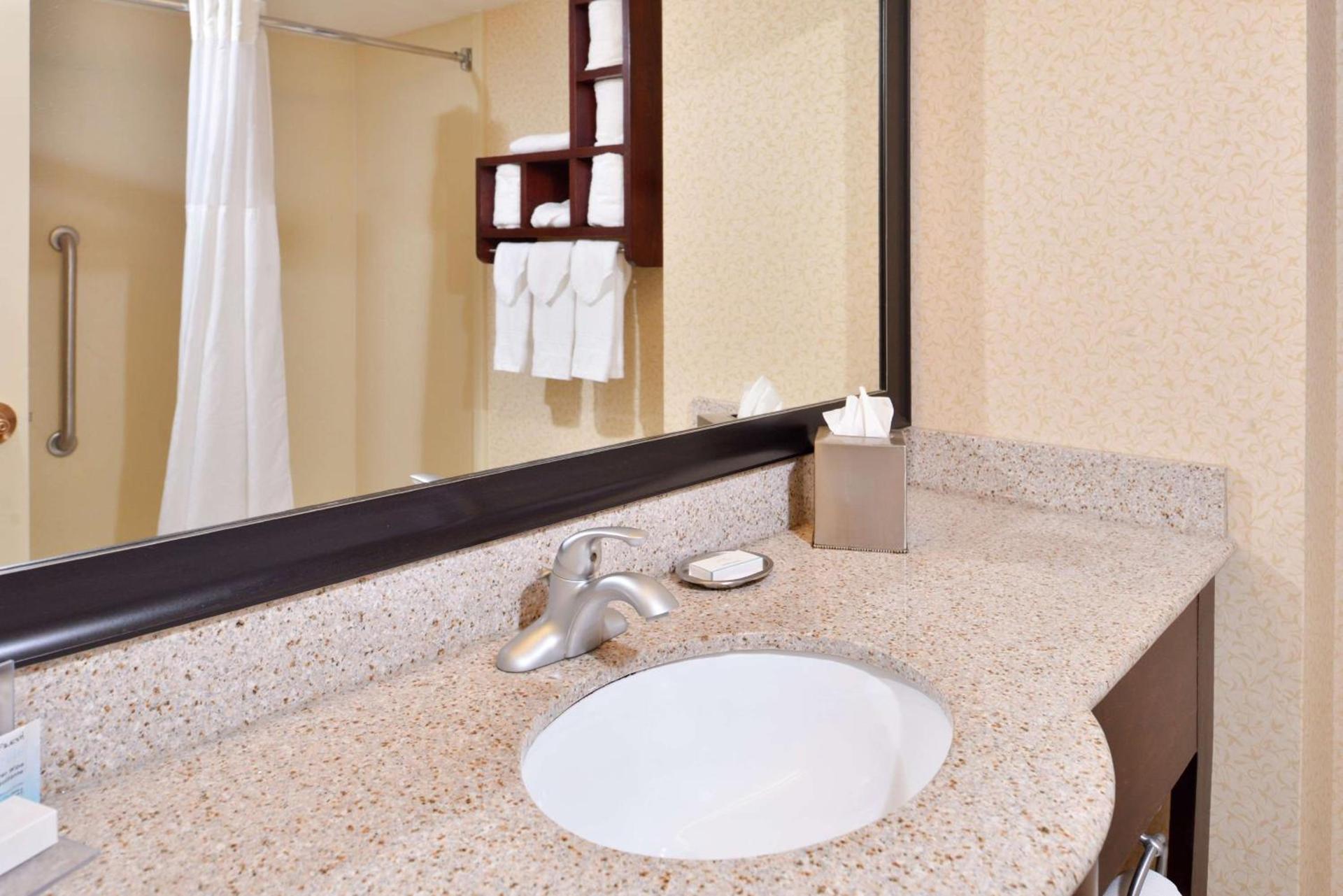 Hampton Inn Staunton photo 43
