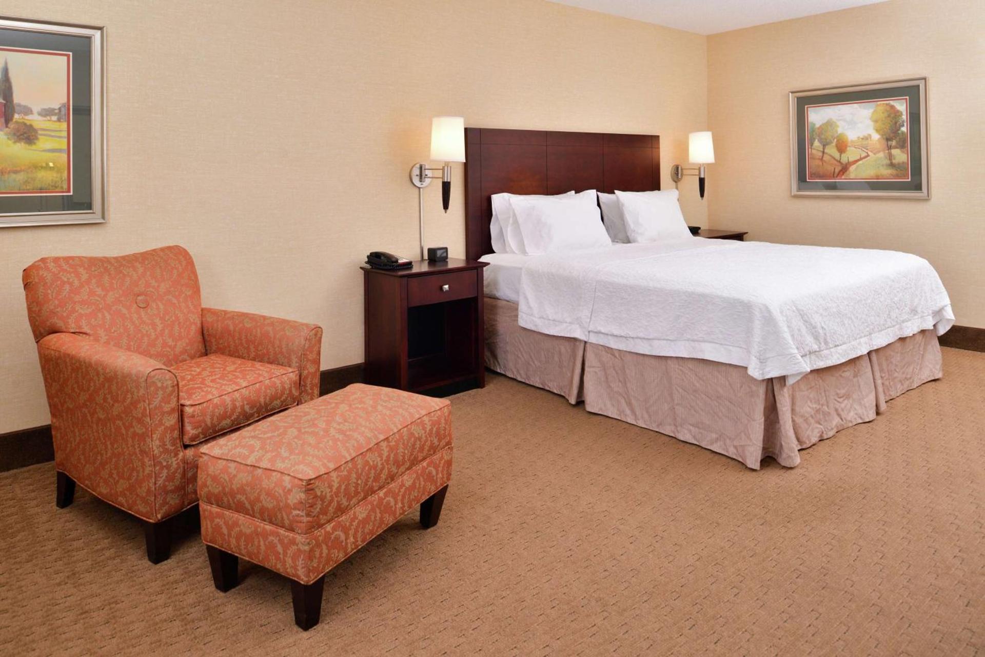 Hampton Inn Staunton photo 16