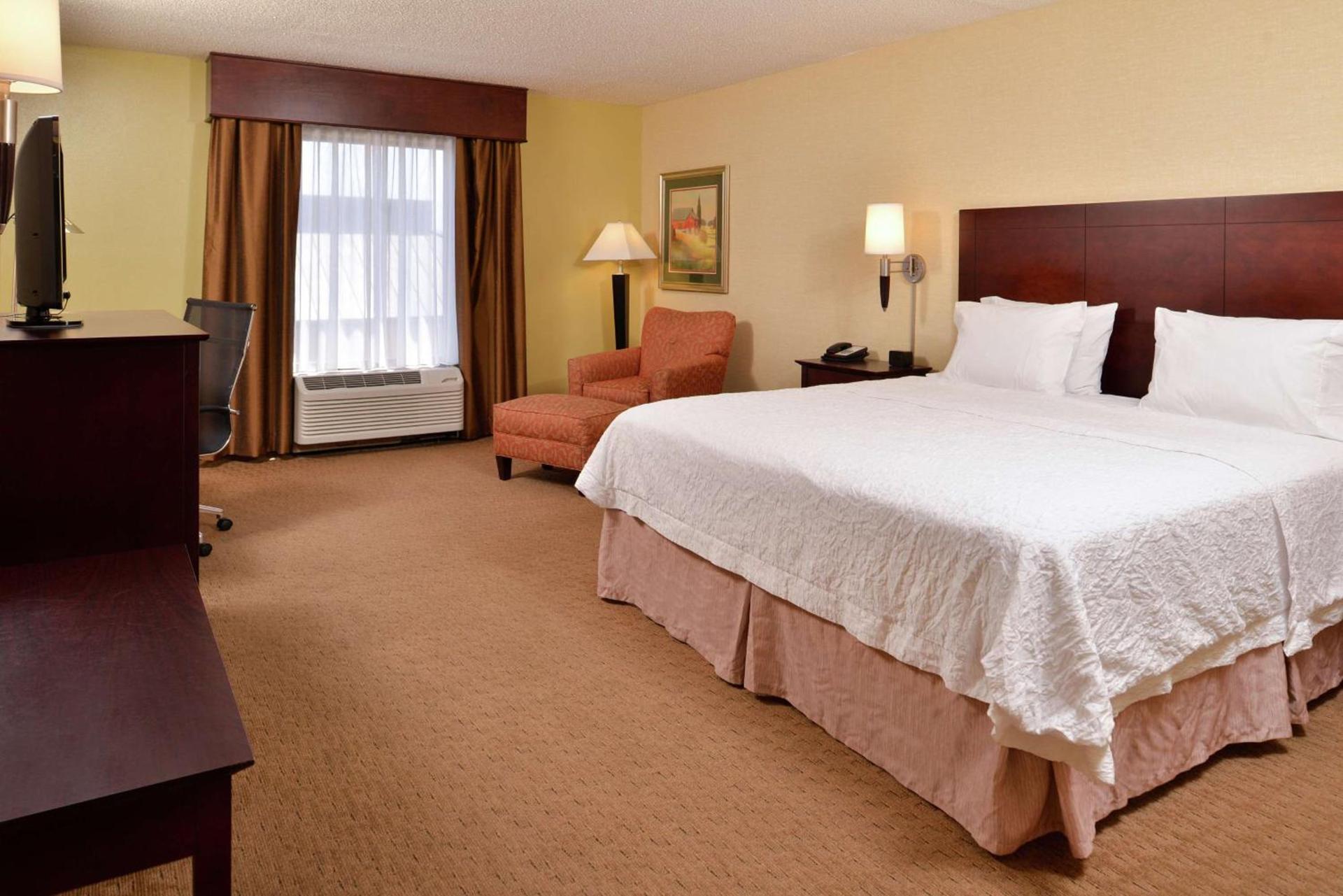 Hampton Inn Staunton photo 29
