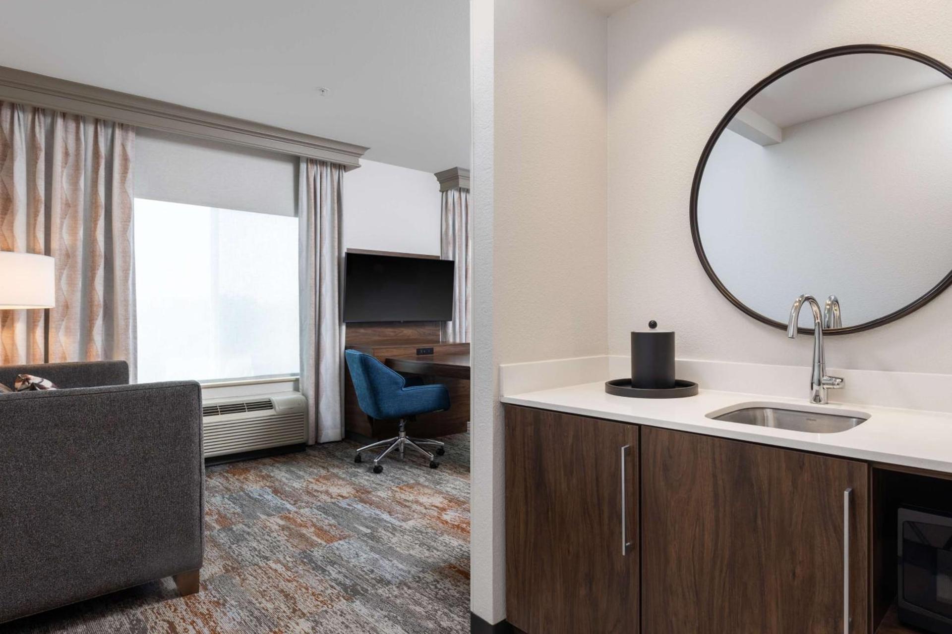 Hampton Inn & Suites Yuba City photo 16