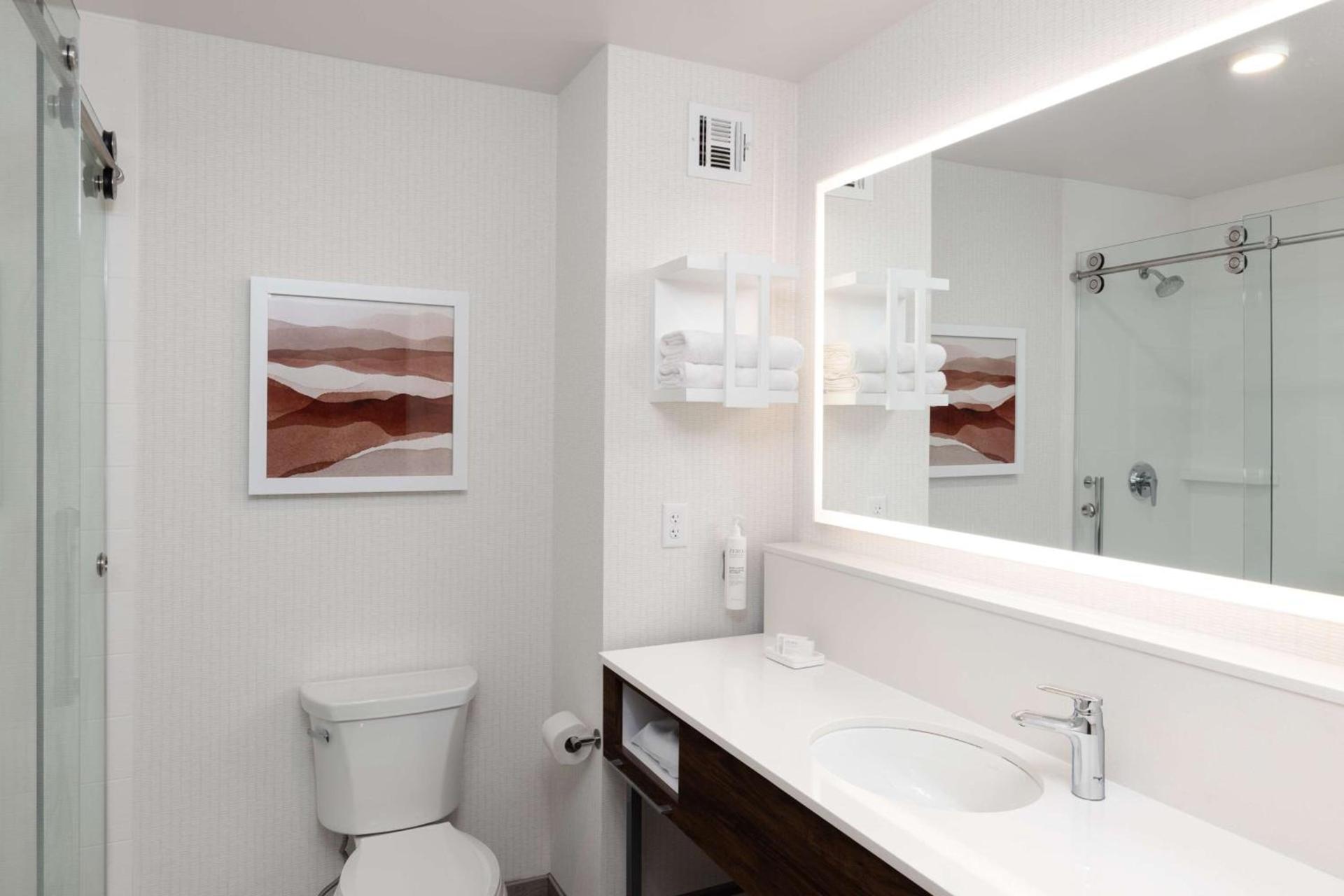 Hampton Inn & Suites Yuba City photo 19
