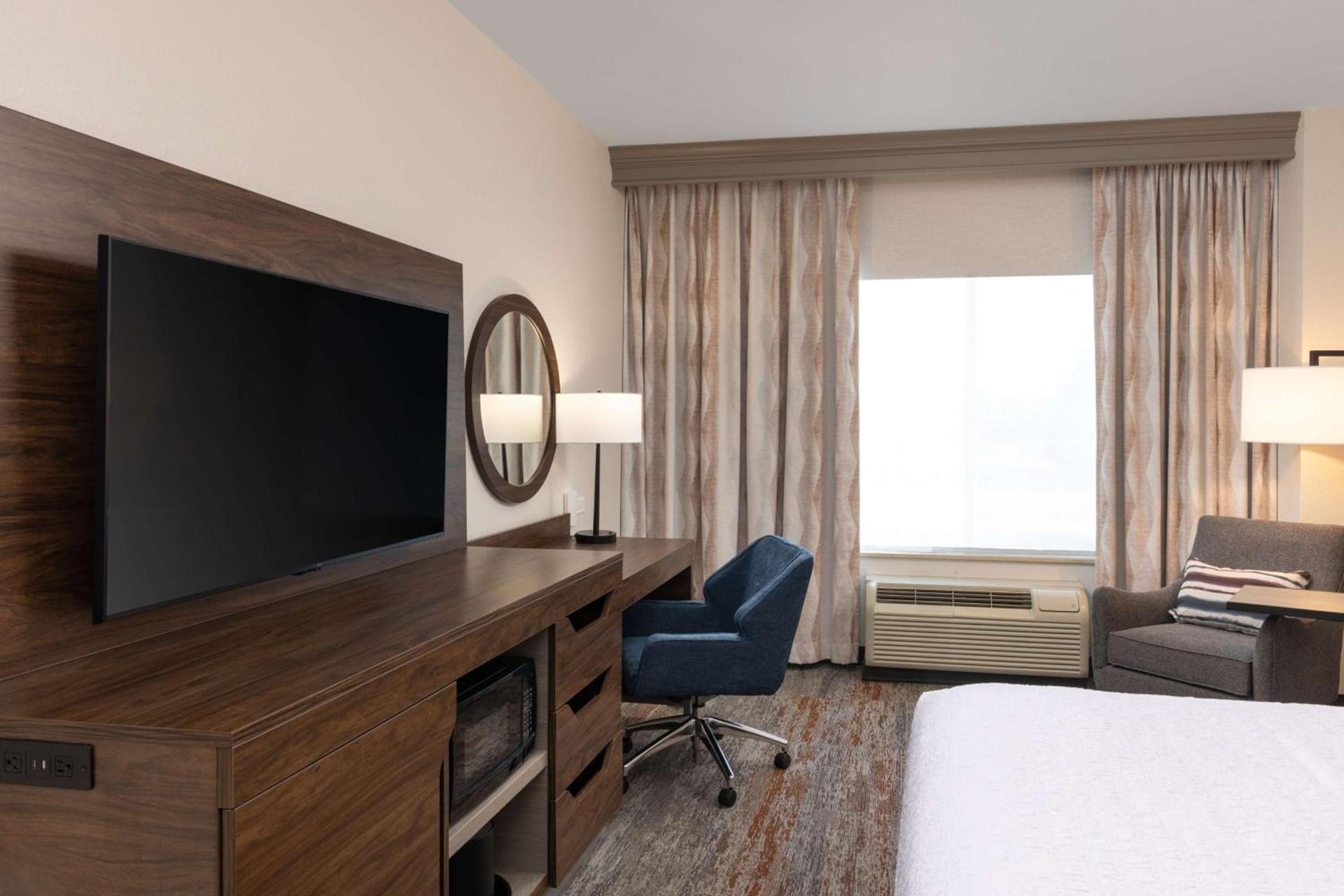 Hampton Inn & Suites Yuba City photo 21