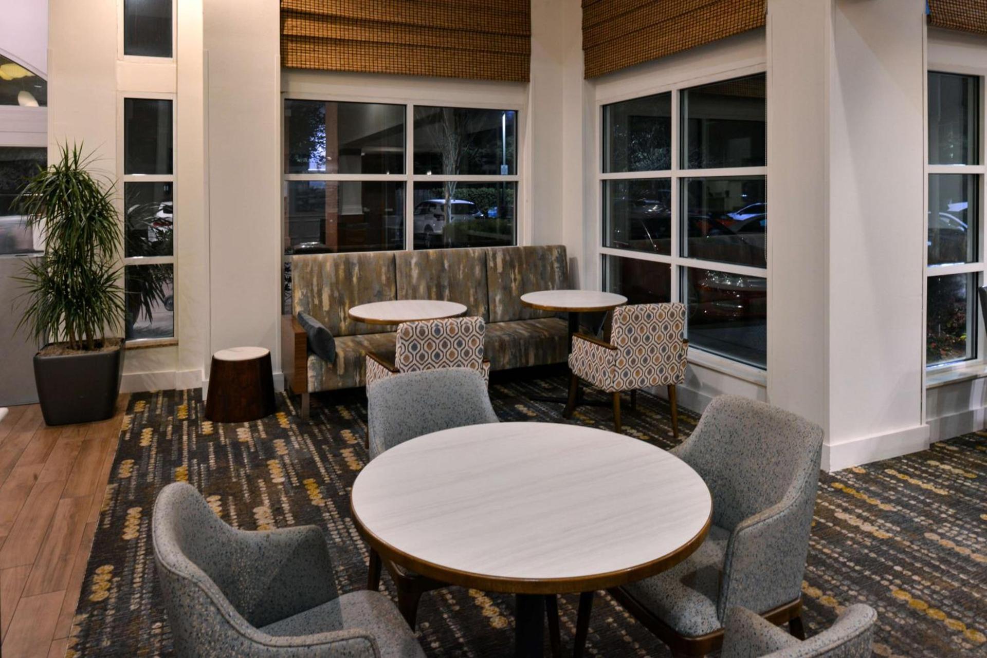Hilton Garden Inn Napa photo 12