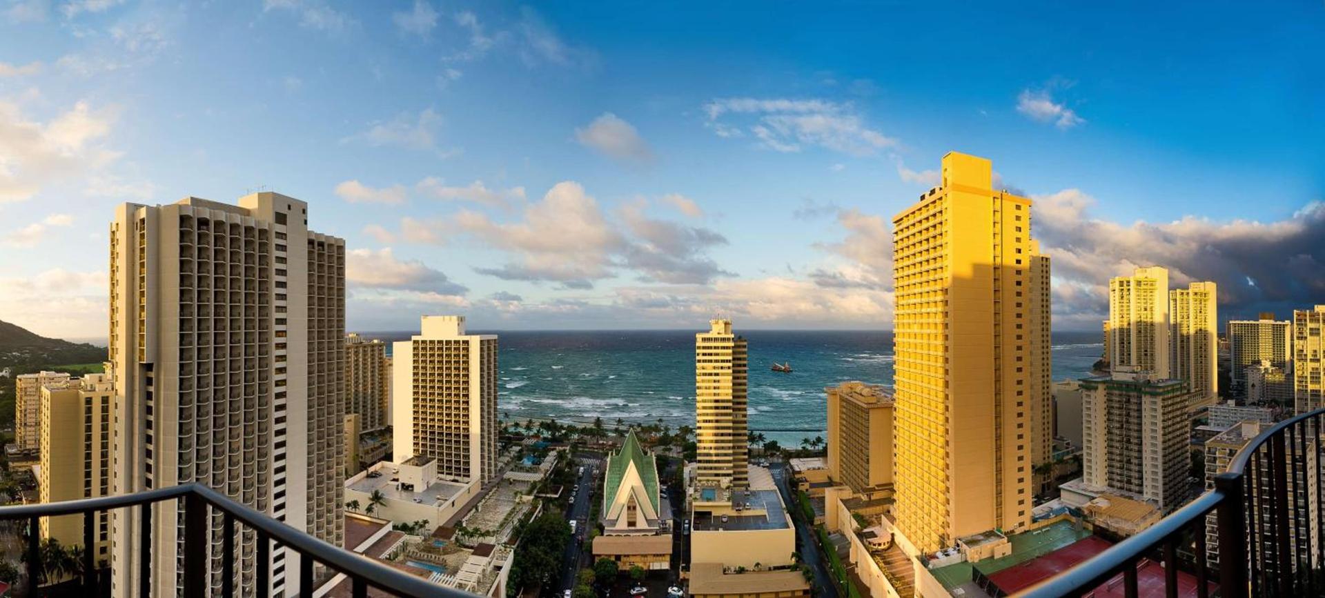 Hilton Waikiki Beach Resort & Spa photo 5