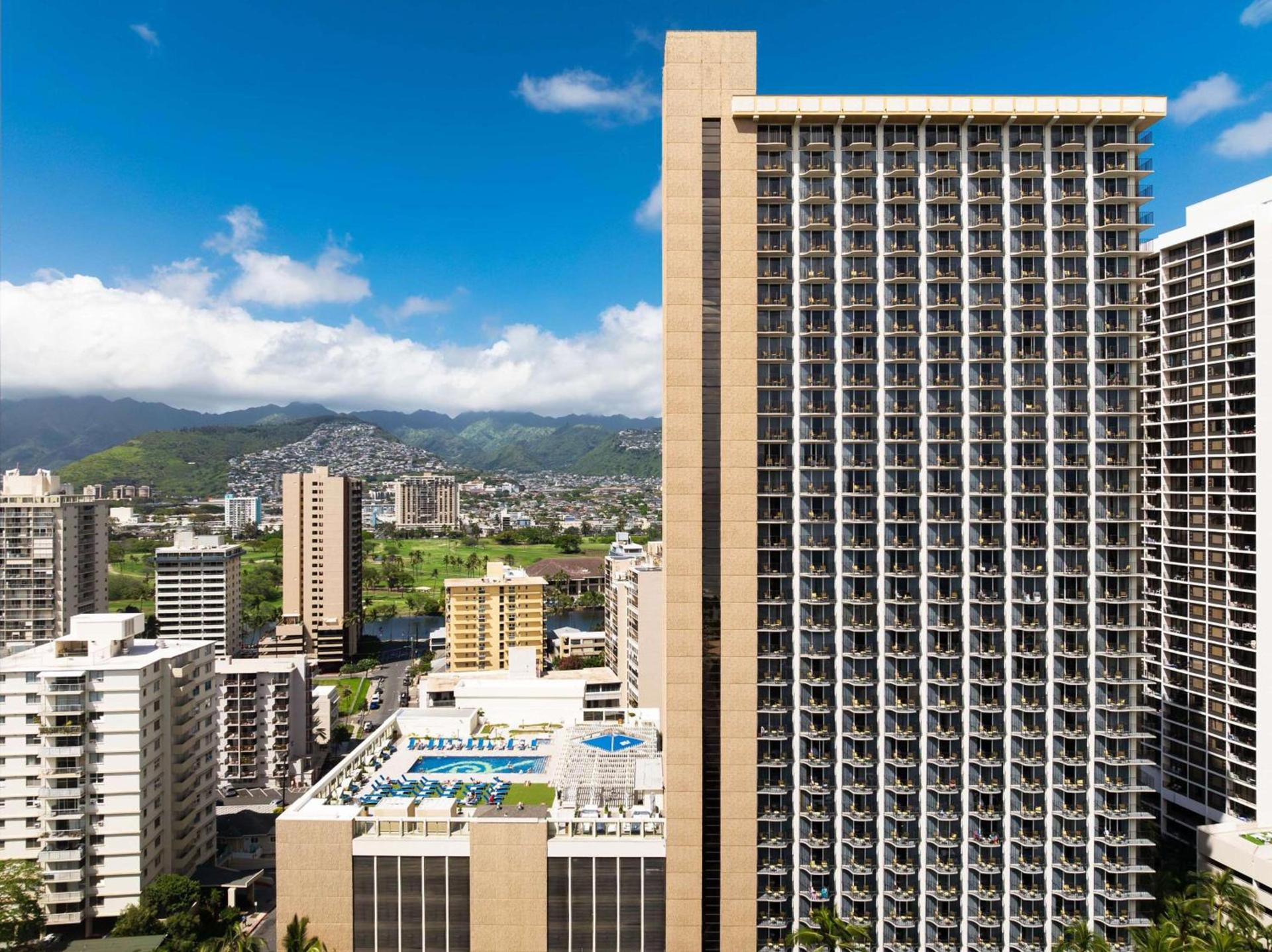 Hilton Waikiki Beach Resort & Spa photo 10