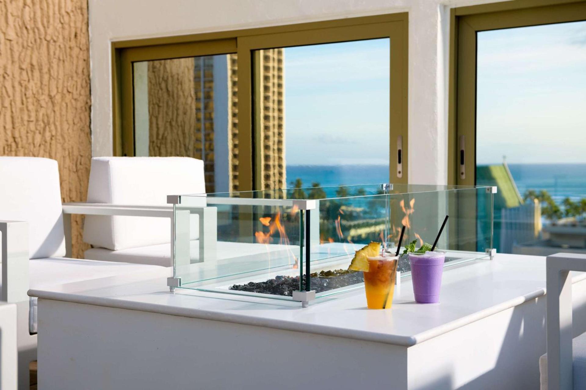 Hilton Waikiki Beach Resort & Spa photo 11