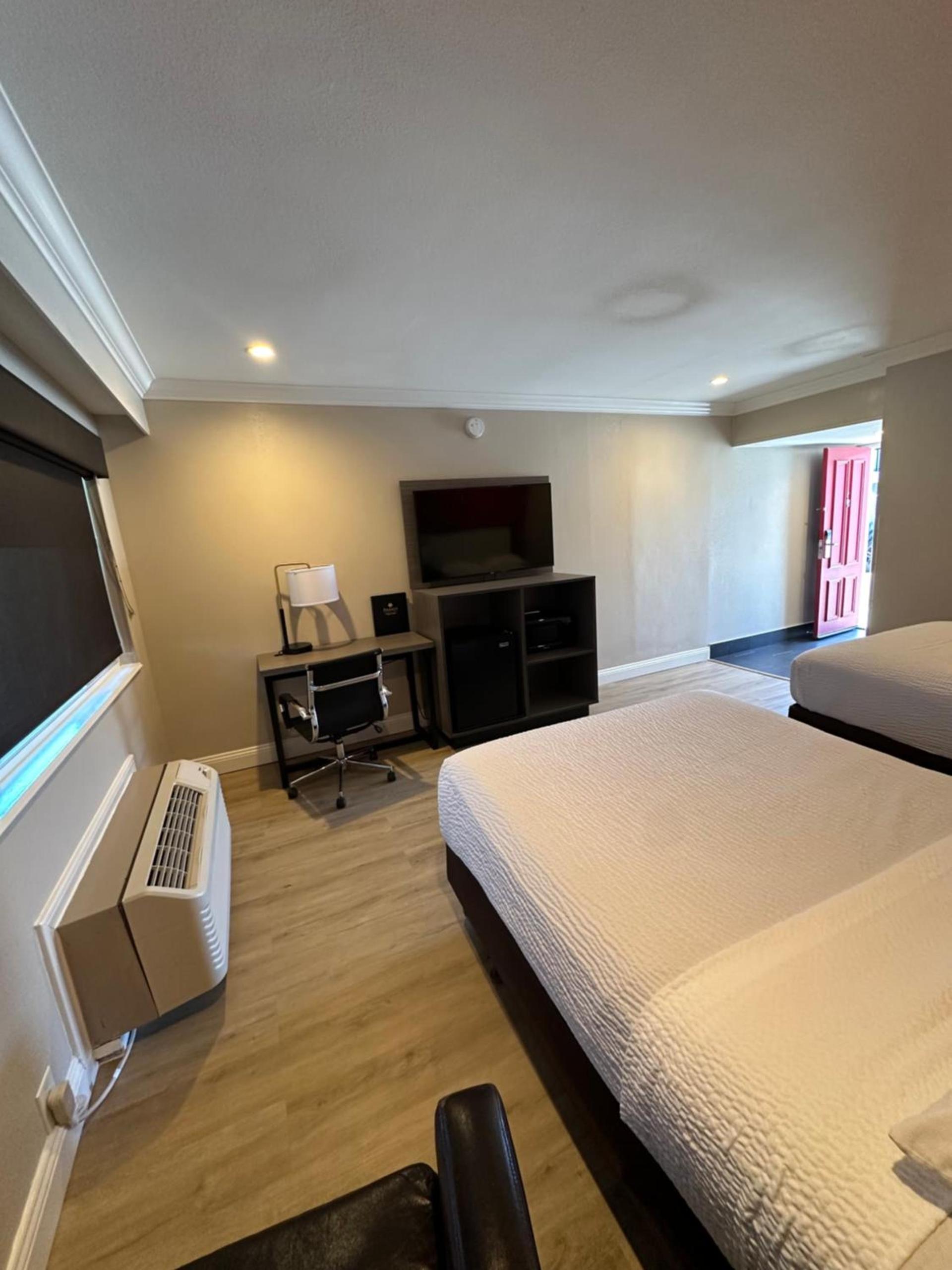 Ramada by Wyndham Torrance photo 21