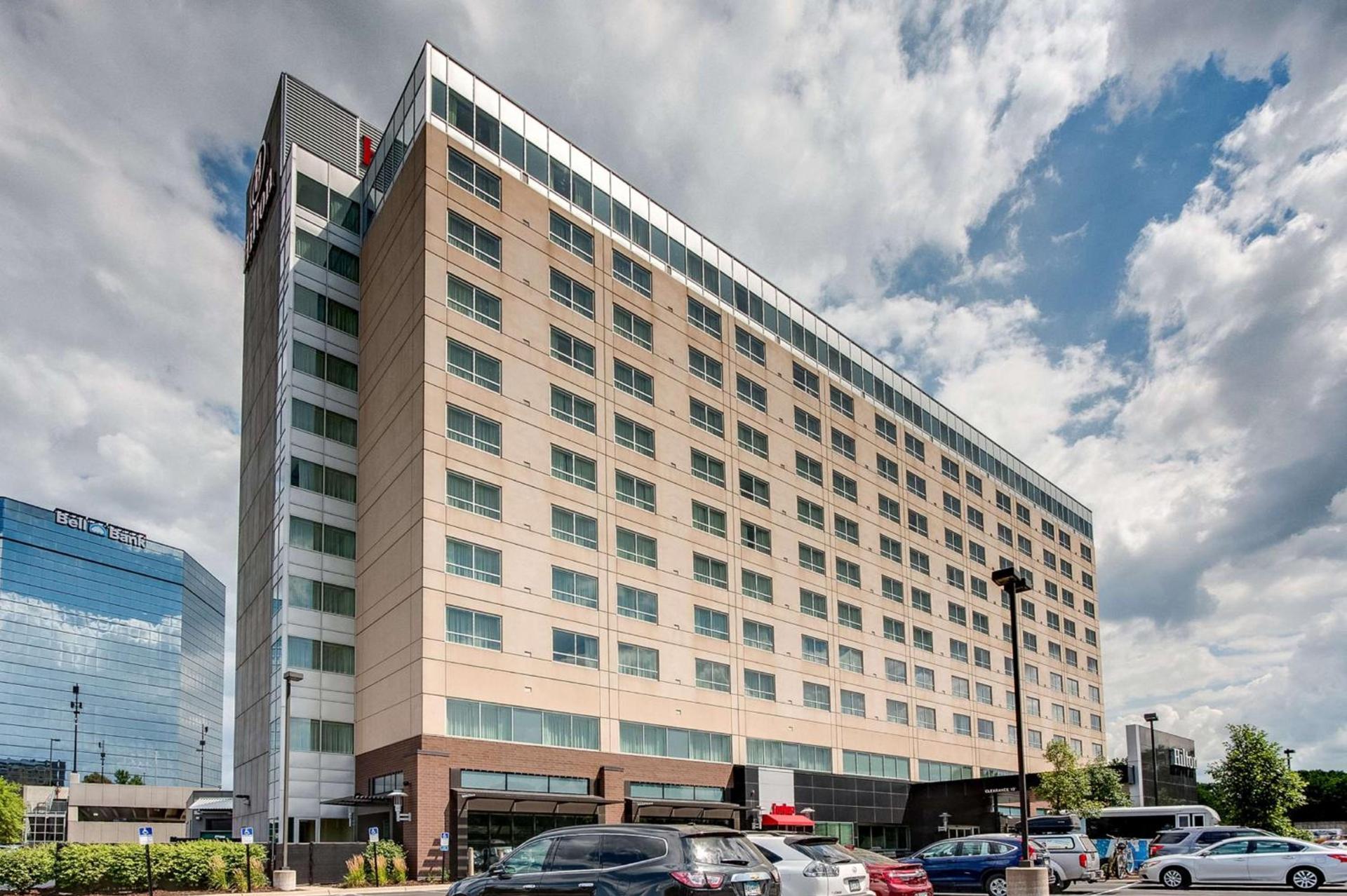 Hilton Minneapolis Bloomington photo 2