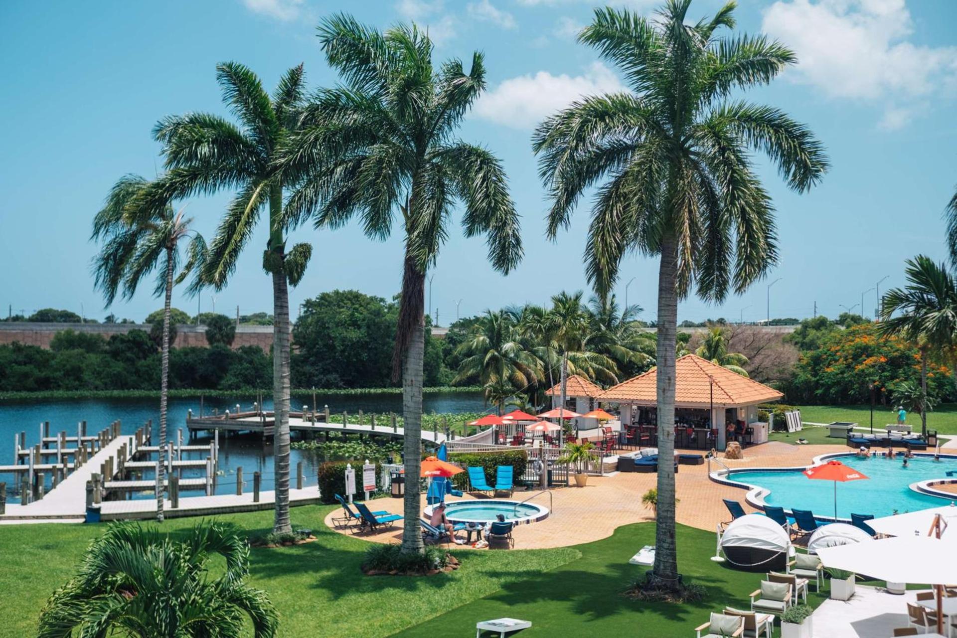Hilton Palm Beach PBI photo 17