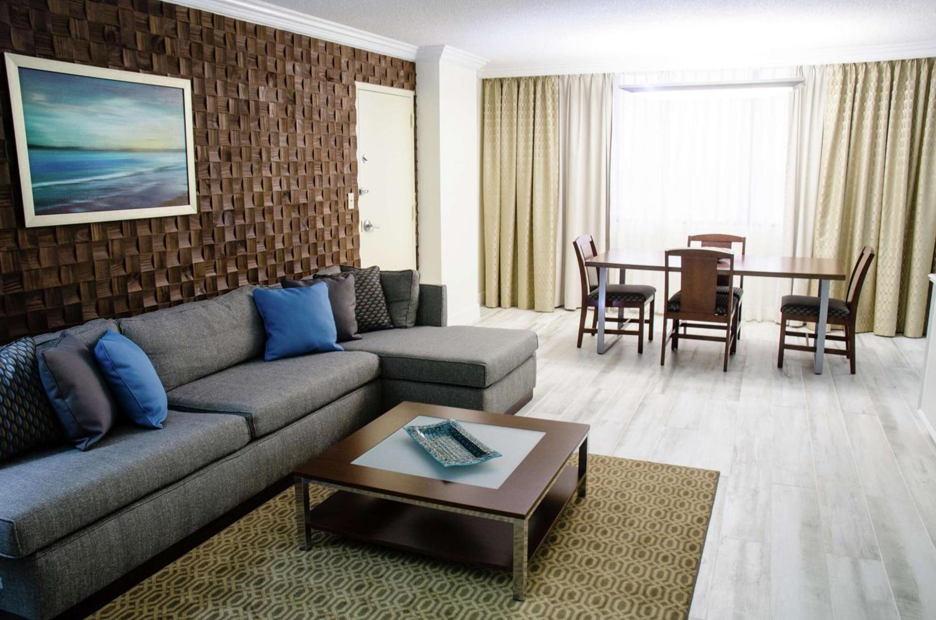 Hilton Palm Beach PBI photo 38