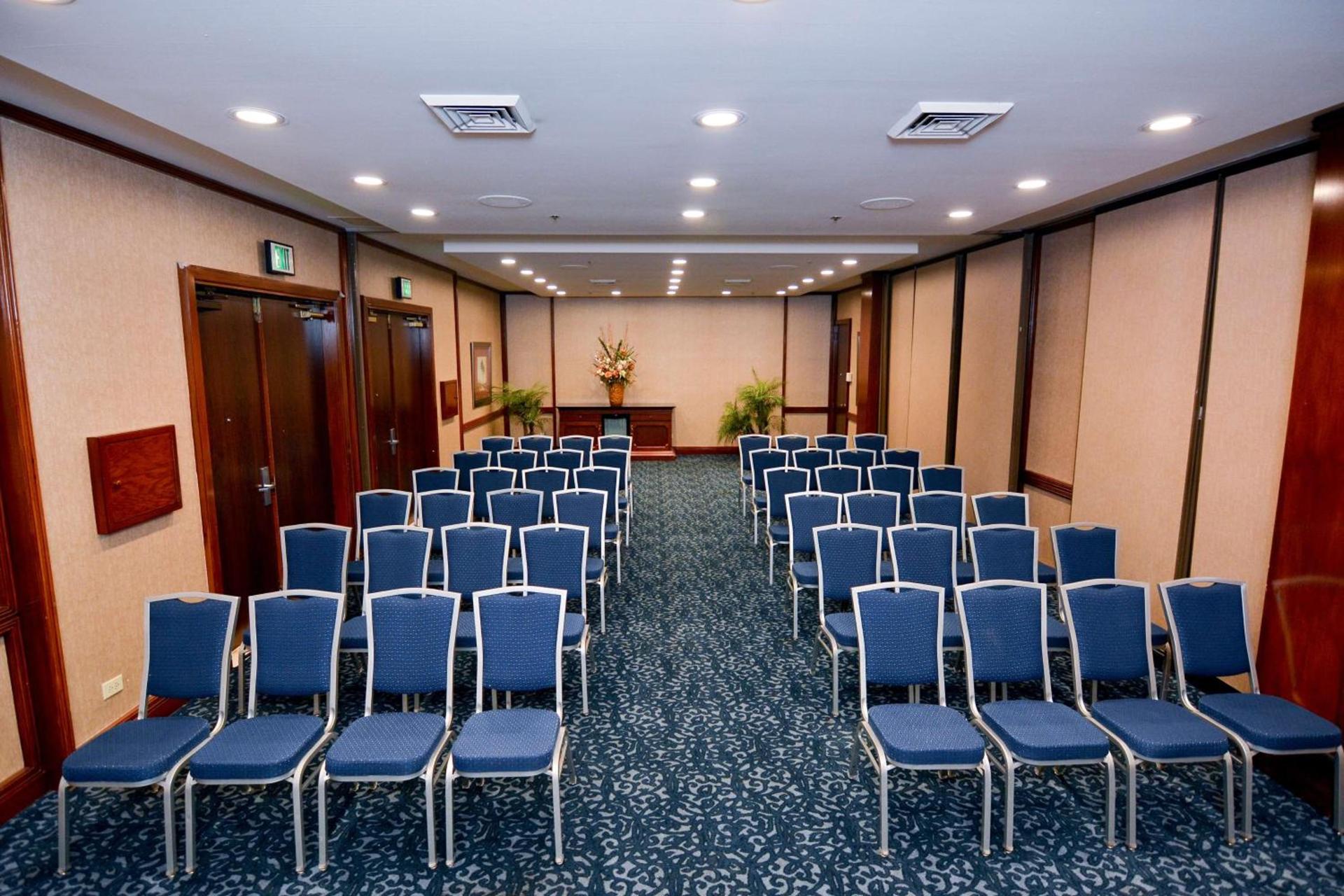 Hilton Palm Beach PBI photo 52
