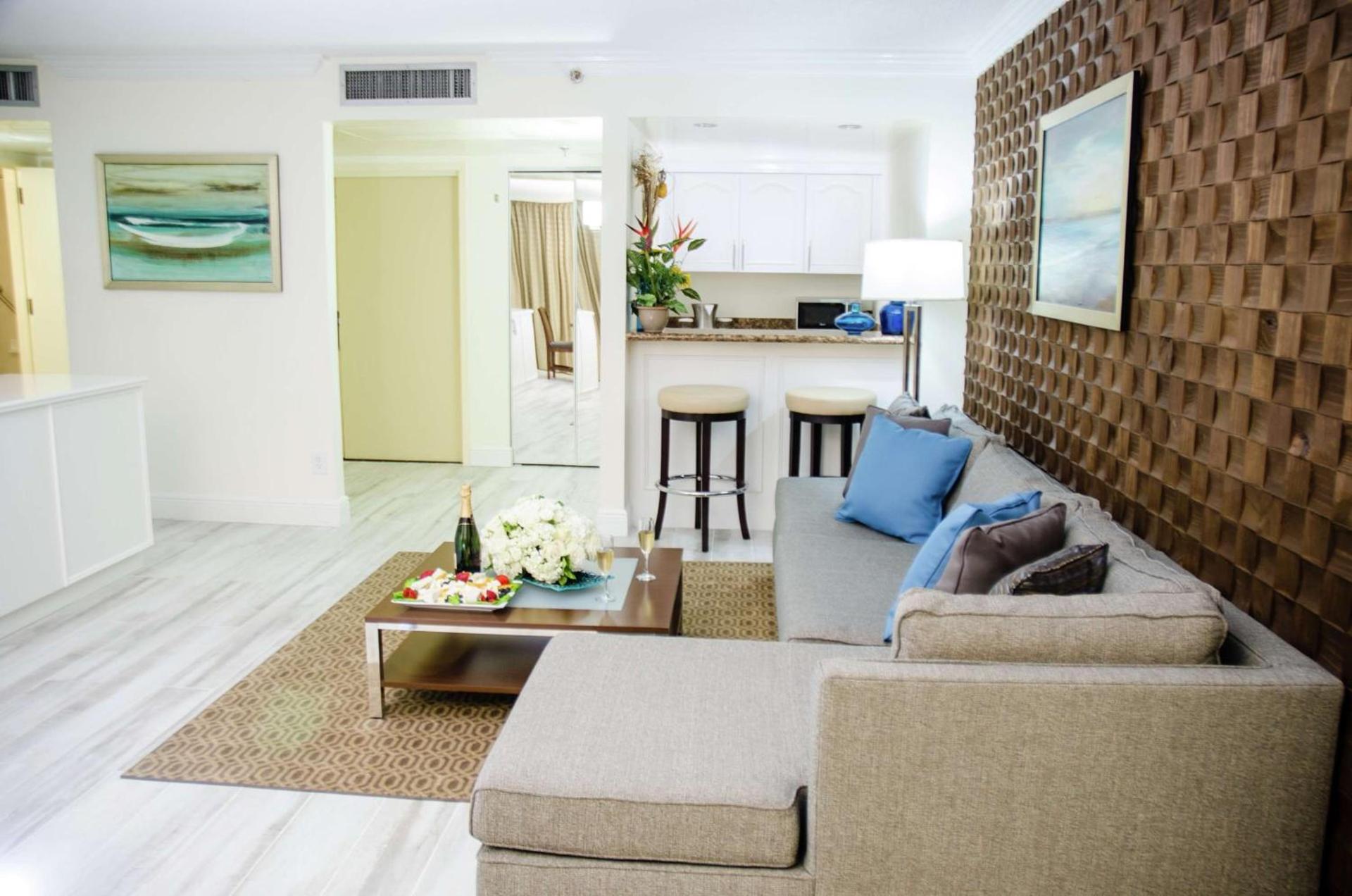Hilton Palm Beach PBI photo 60