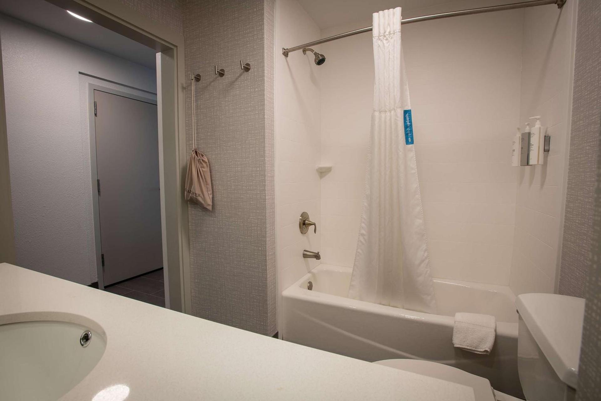 Hampton Inn Seaford photo 43
