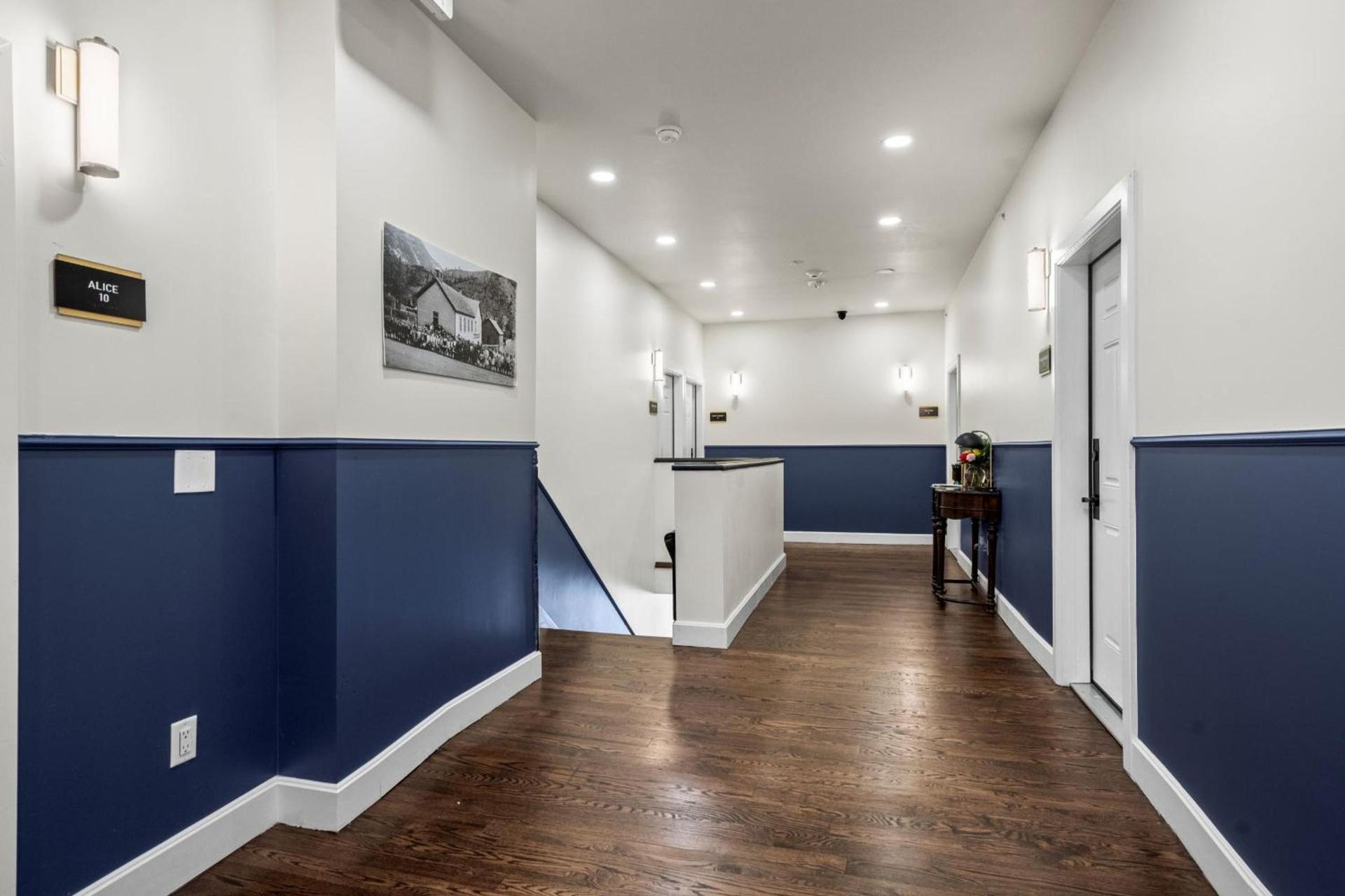 Club Hotel photo 8