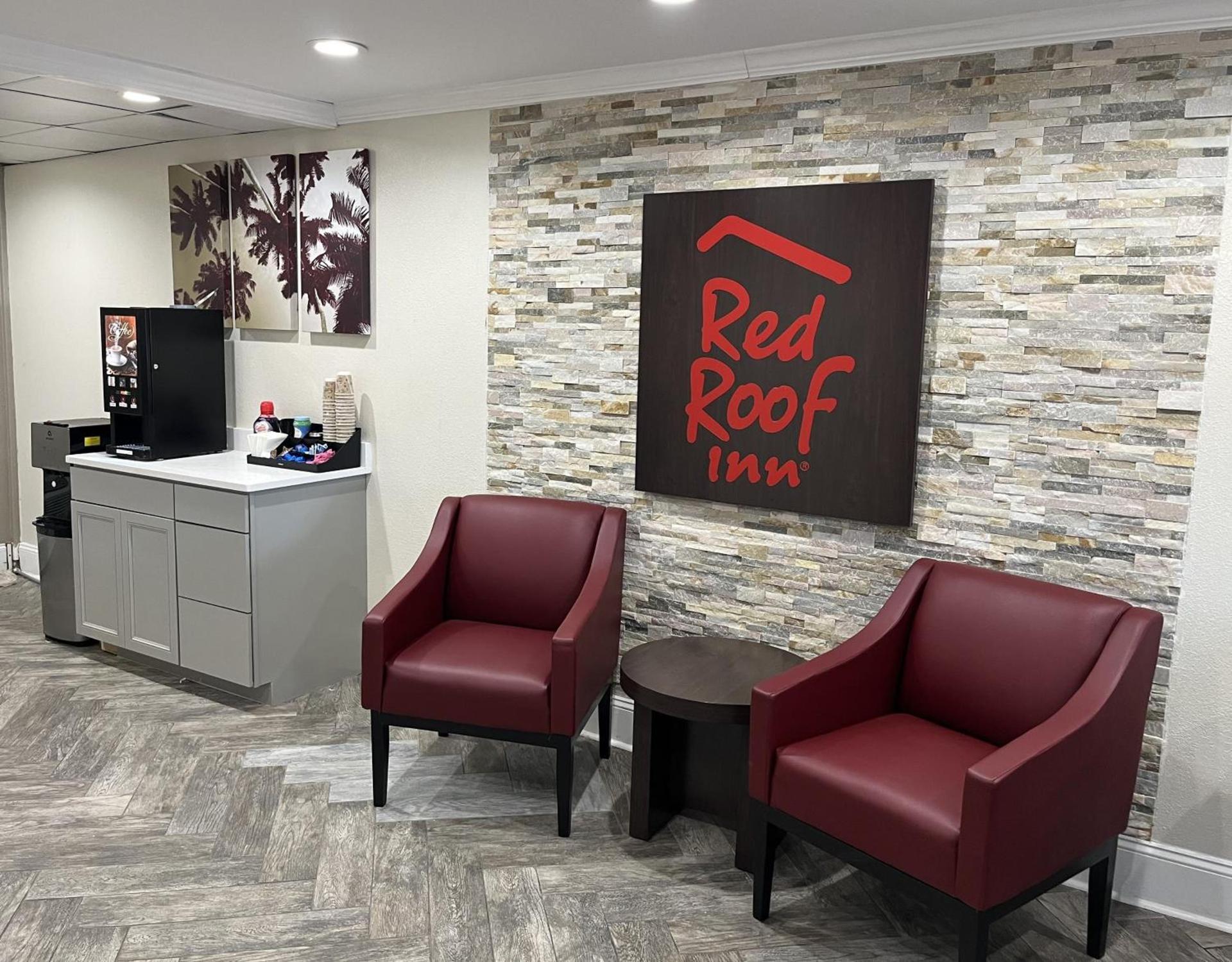 Red Roof Inn Raleigh Northeast - Downtown photo 20