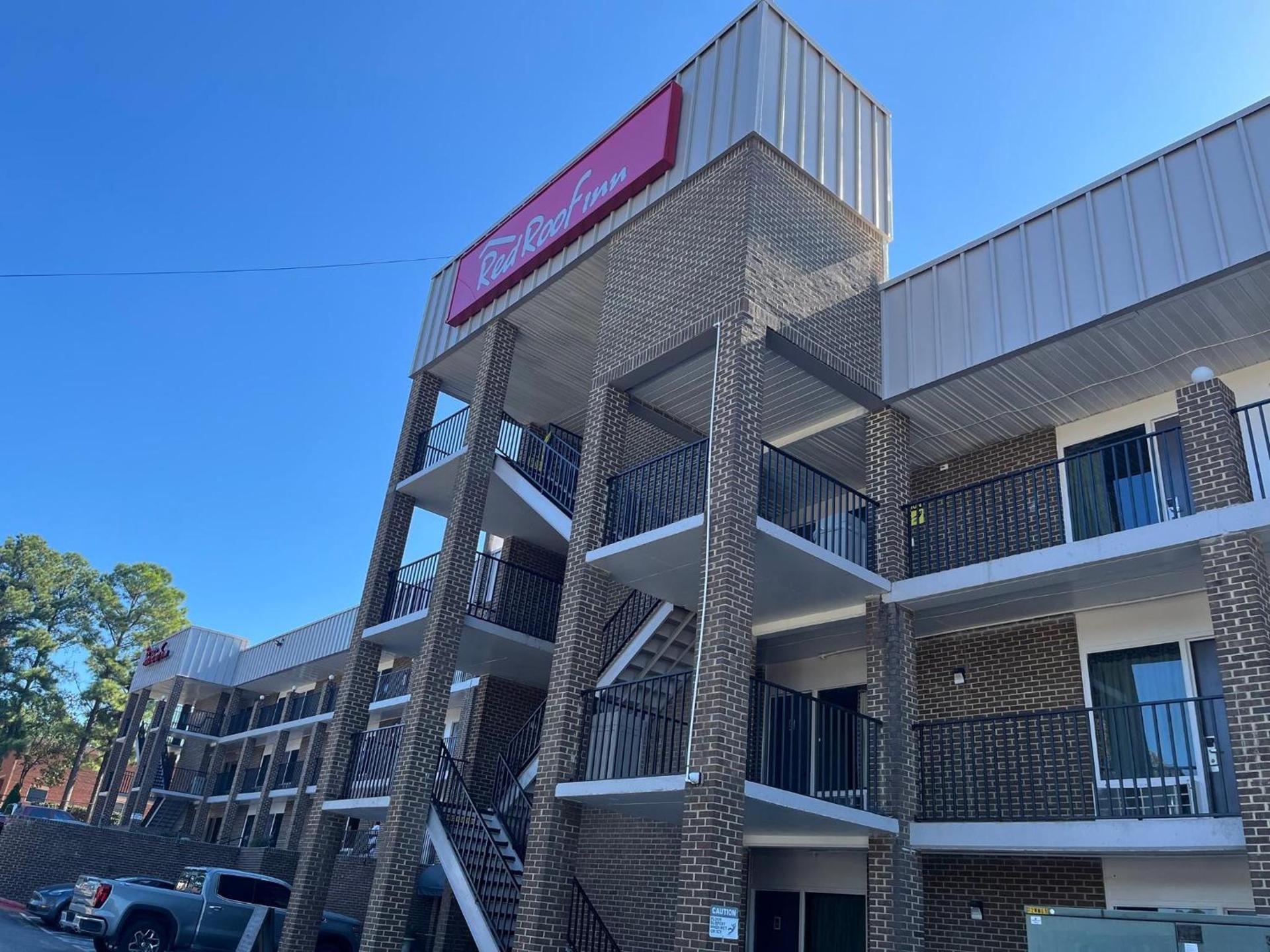 Red Roof Inn Raleigh Northeast - Downtown photo 6