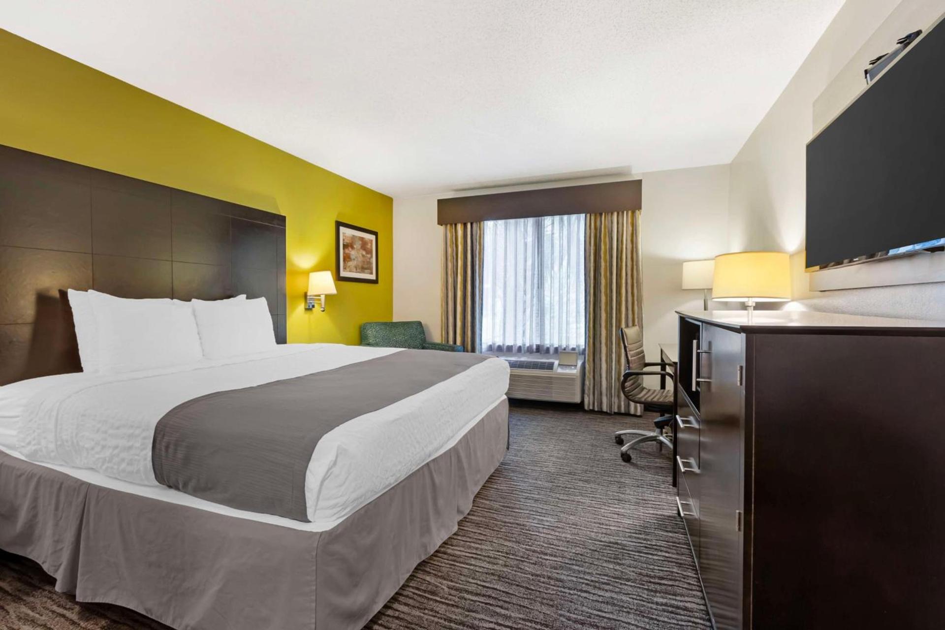 Best Western Magnolia Inn and Suites photo 2