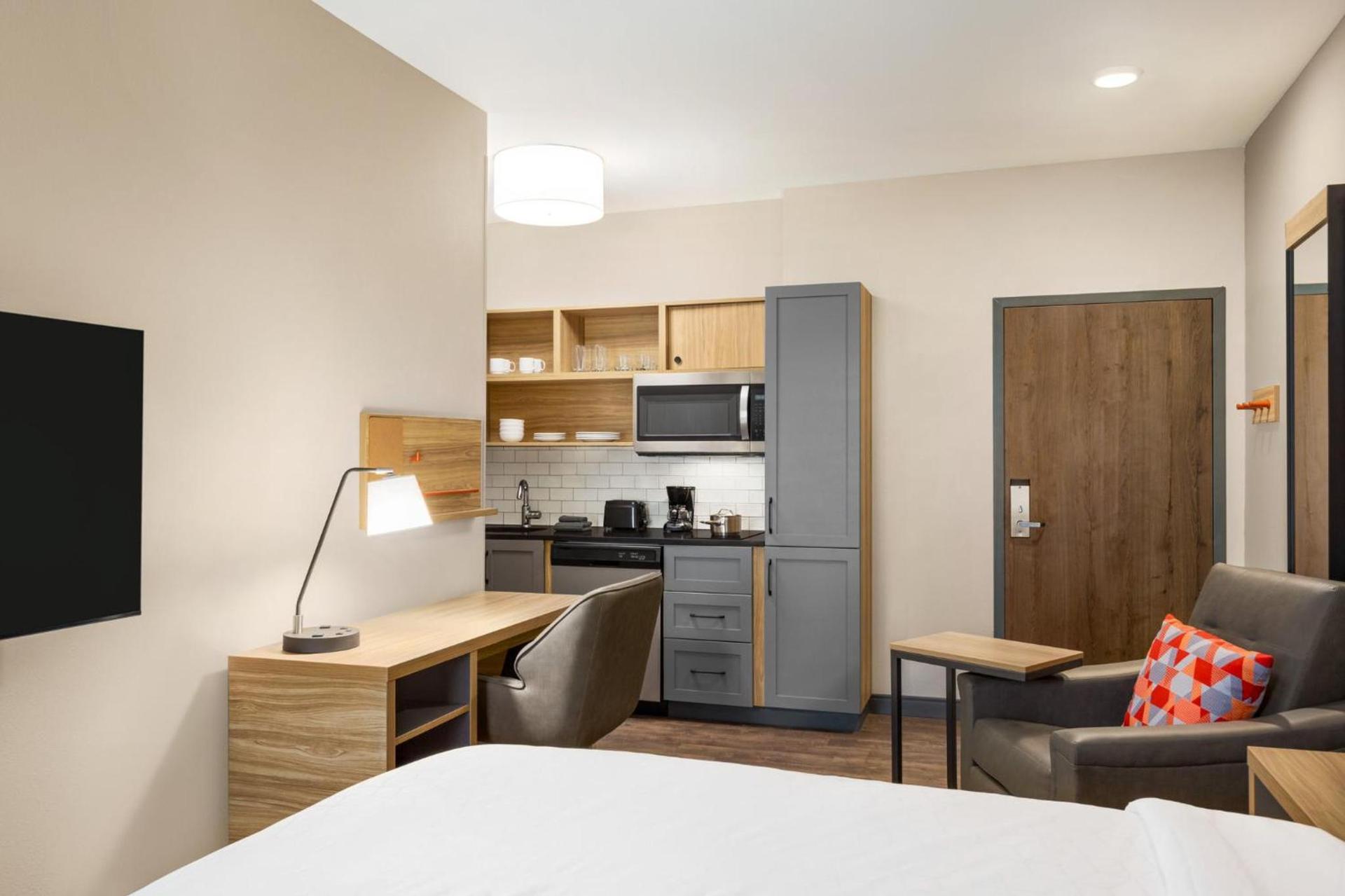 Candlewood Suites Orange by IHG photo 19