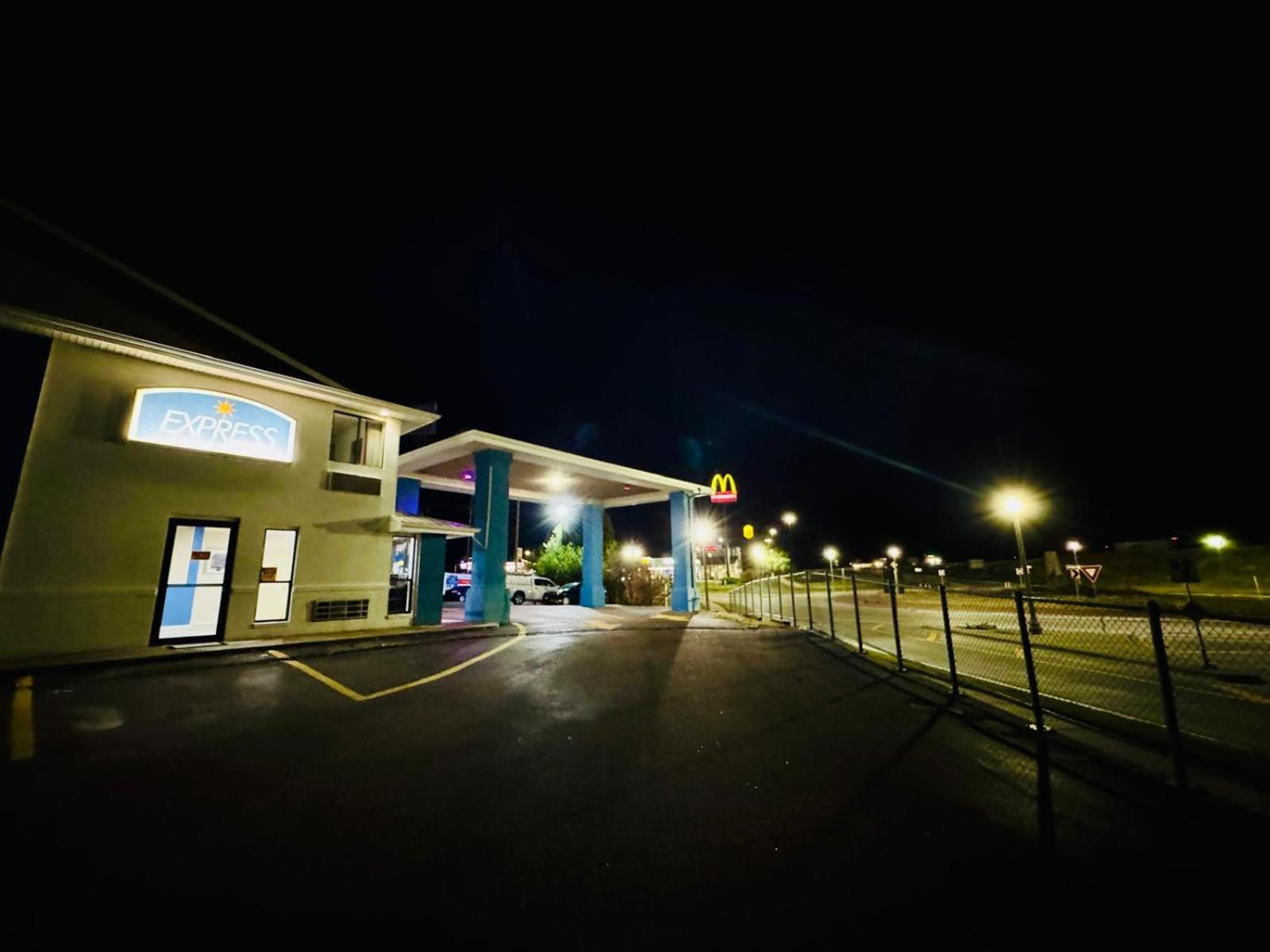 Express inn Junction city photo 17