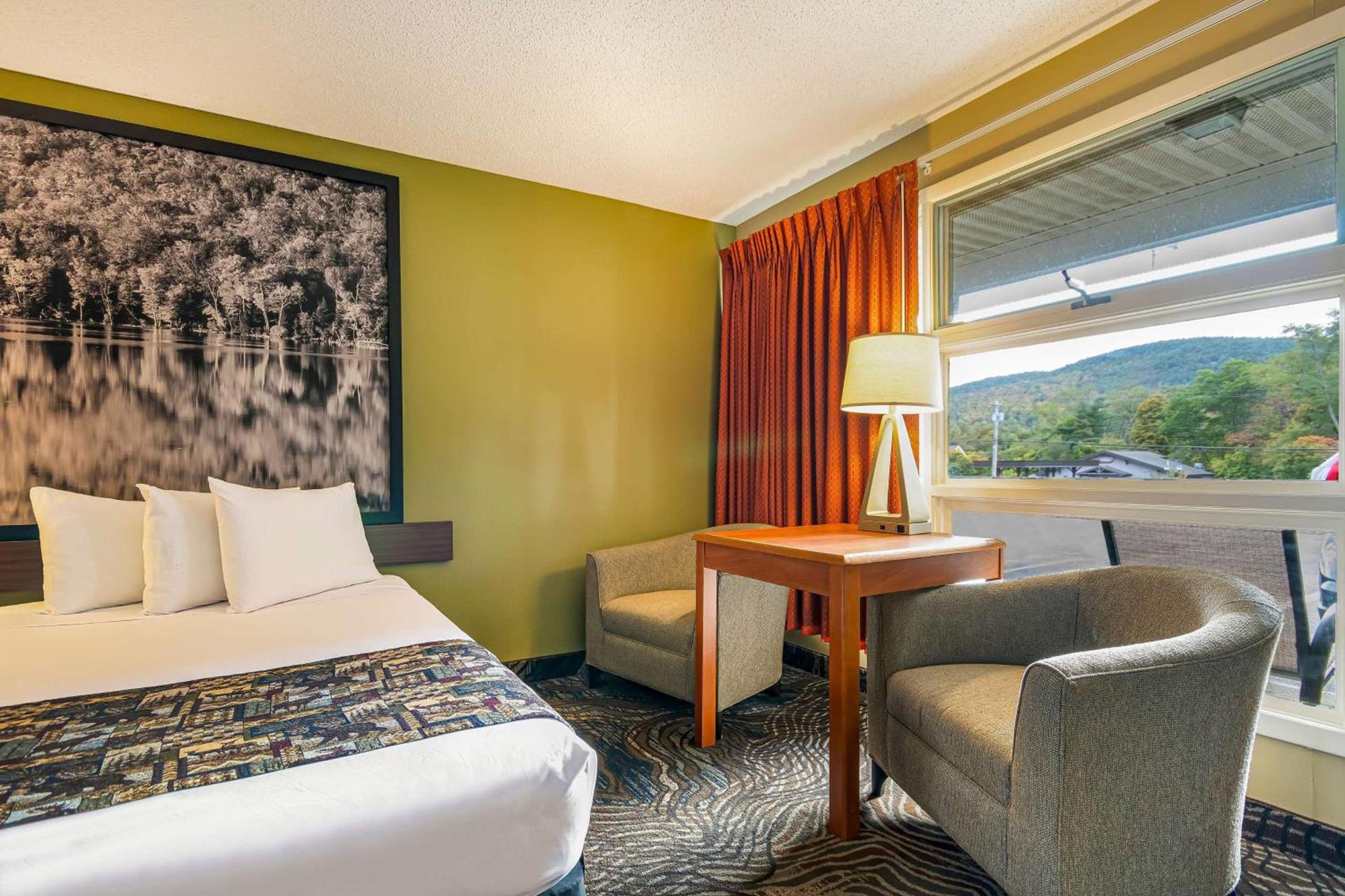 Super 8 by Wyndham Lake George/Downtown photo 14