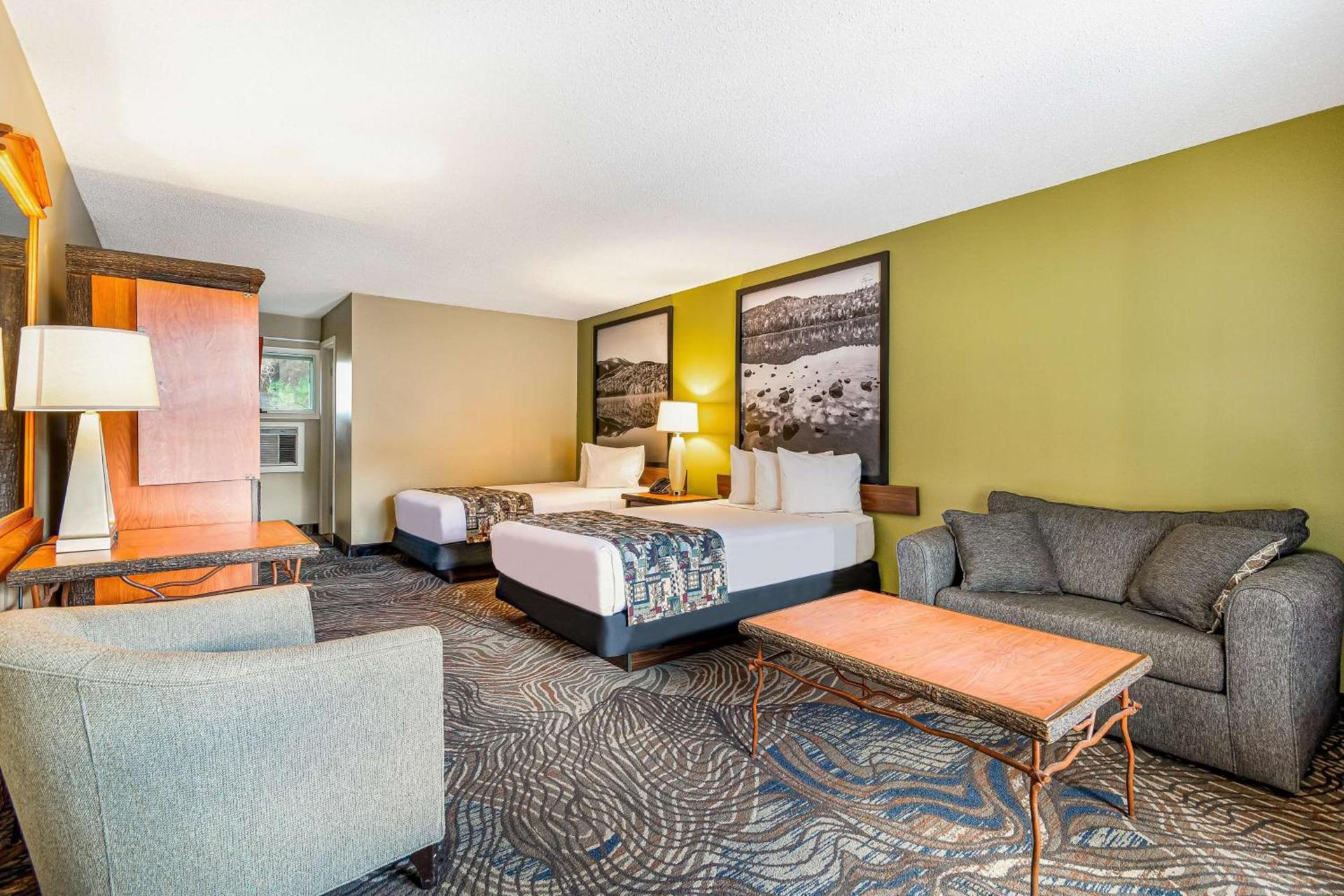 Super 8 by Wyndham Lake George/Downtown photo 17