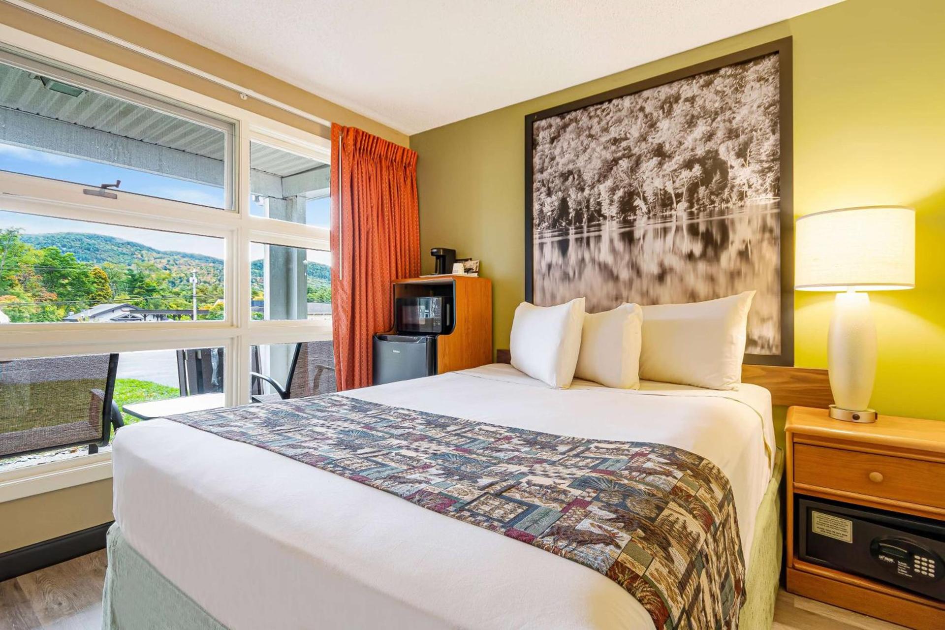 Super 8 by Wyndham Lake George/Downtown photo 29