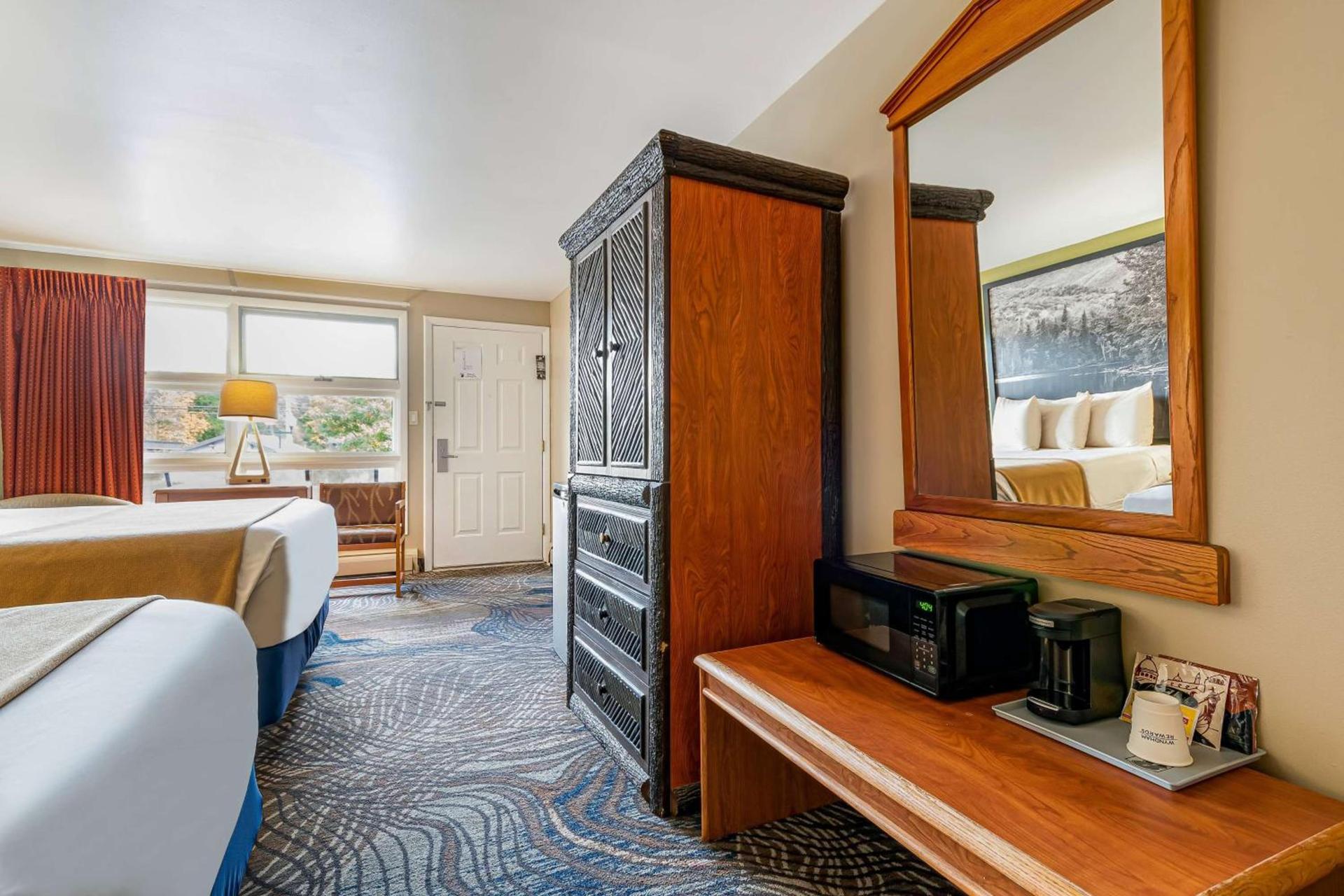 Super 8 by Wyndham Lake George/Downtown photo 33
