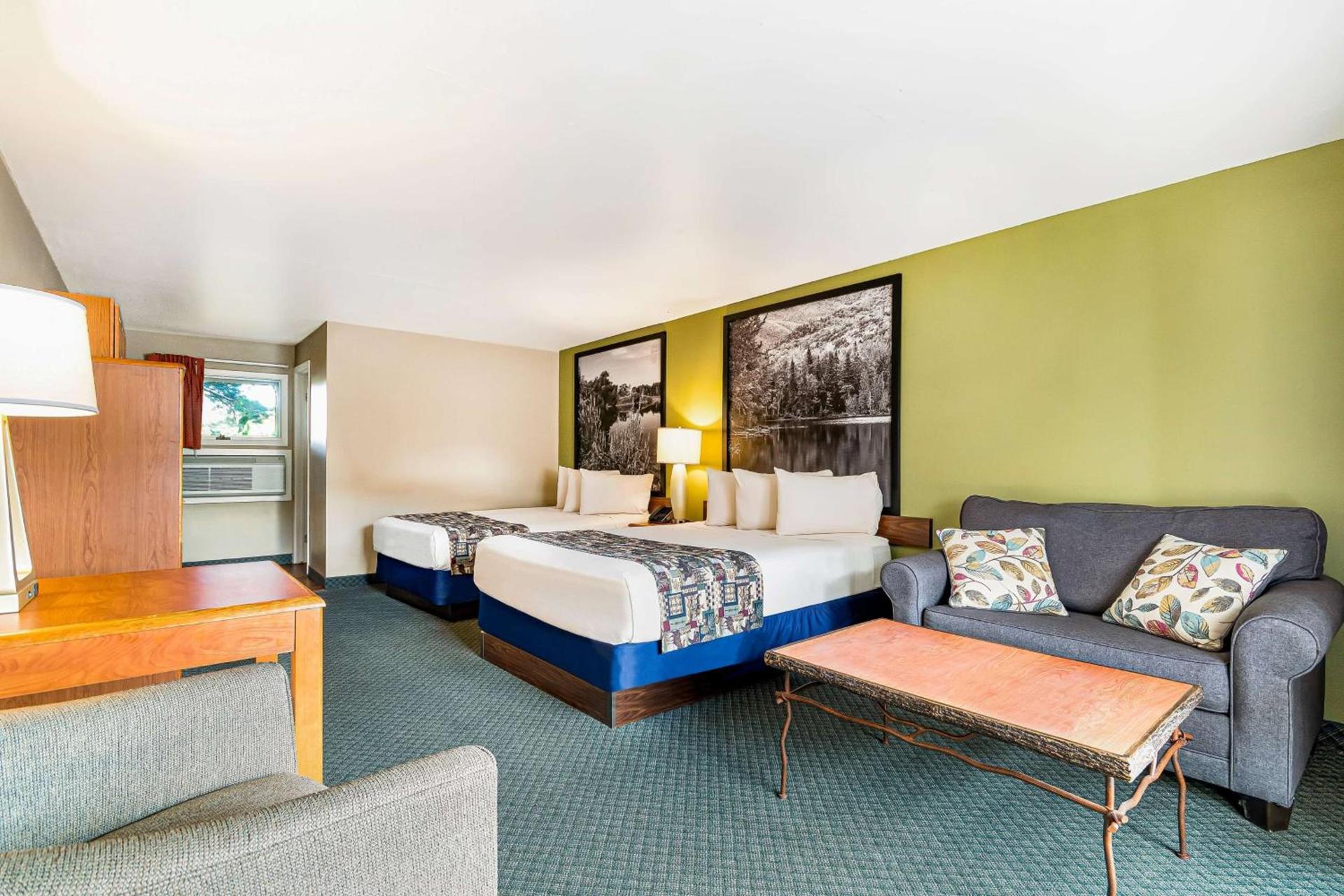 Super 8 by Wyndham Lake George/Downtown photo 40