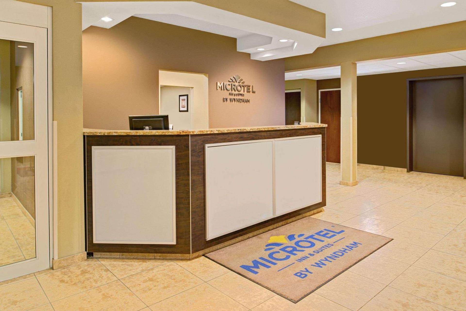Microtel Inn & Suites by Wyndham Bluffs photo 5