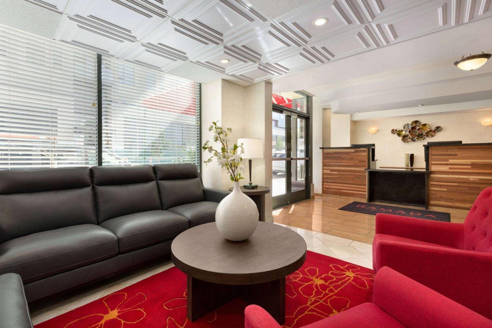 Ramada by Wyndham Oakland Downtown City Center photo 3