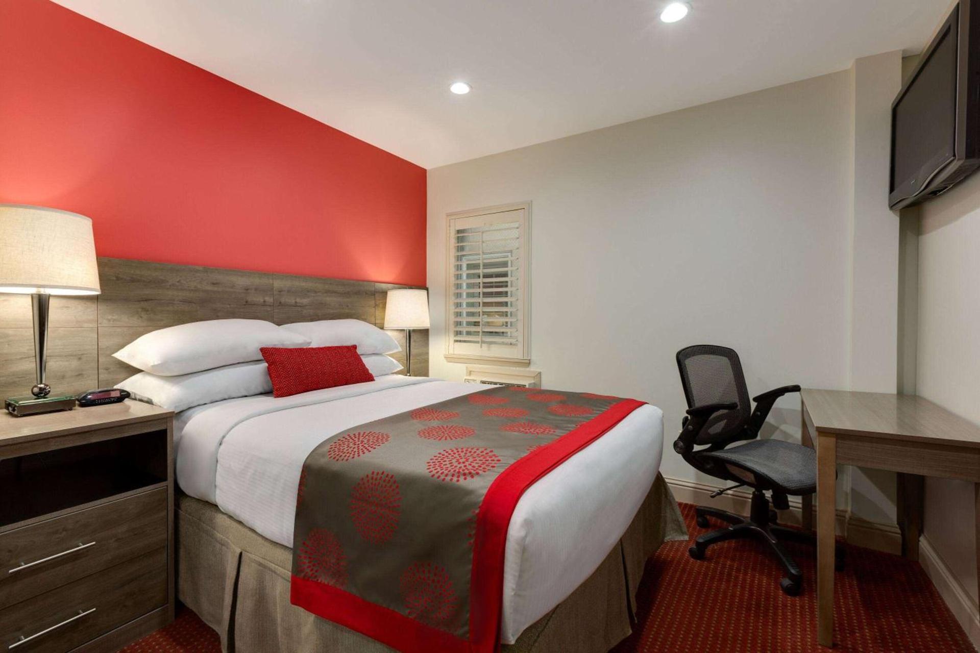 Ramada by Wyndham Oakland Downtown City Center photo 7