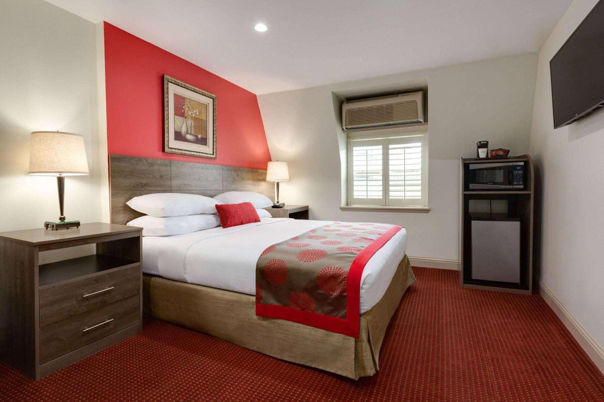Ramada by Wyndham Oakland Downtown City Center photo 8