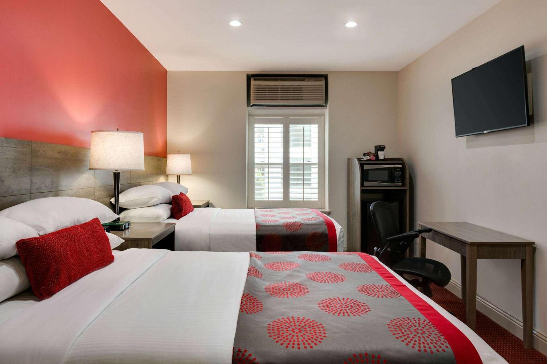 Ramada by Wyndham Oakland Downtown City Center photo 17