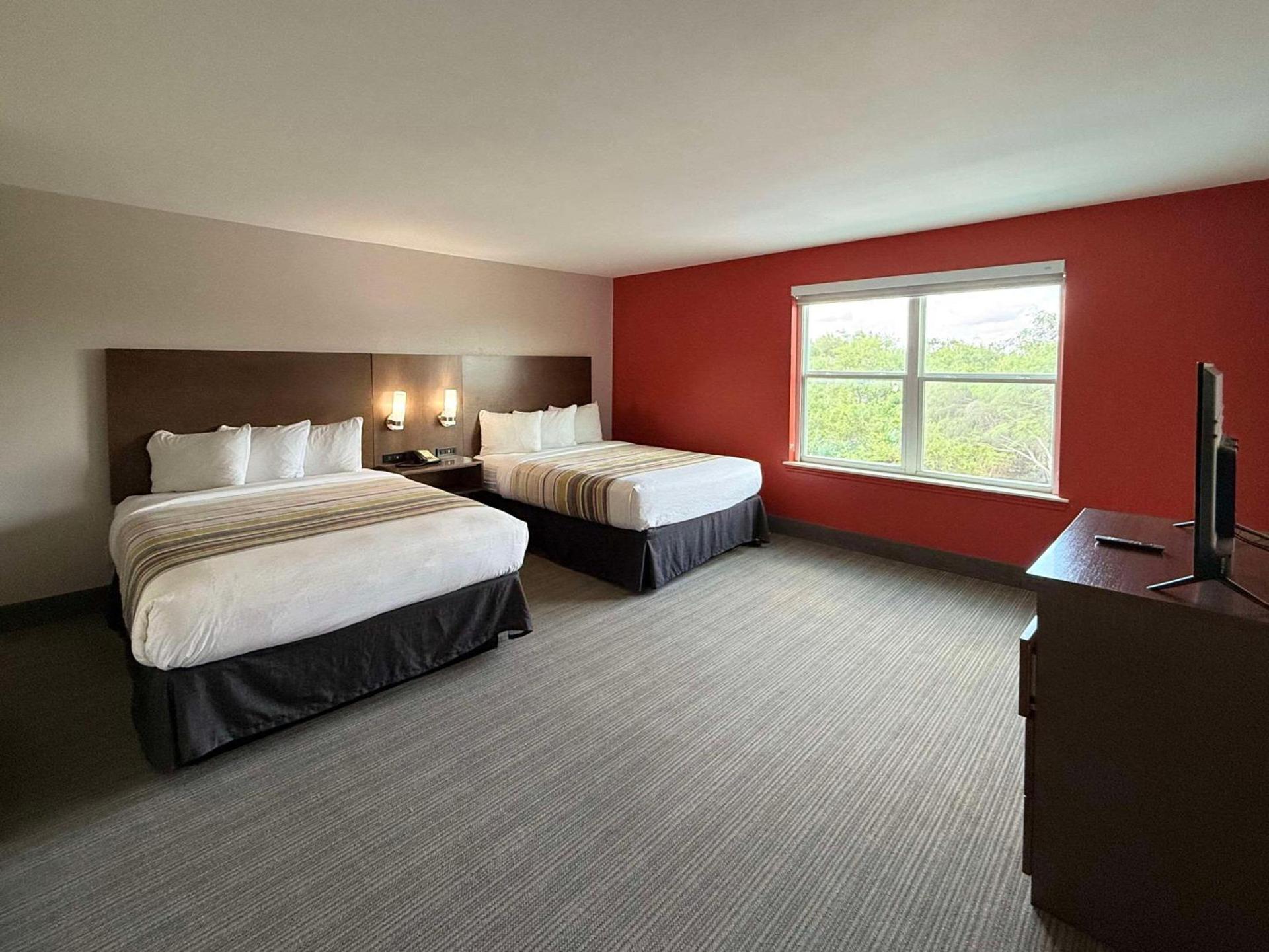Country Inn & Suites by Radisson, Harlingen, TX photo 64