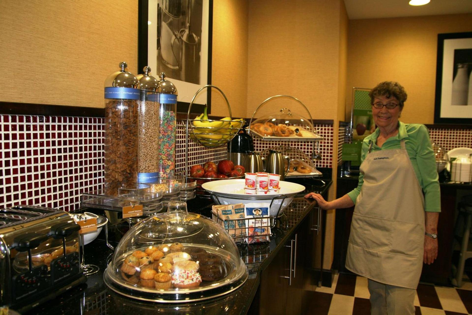 Hampton Inn & Suites Millington photo 8